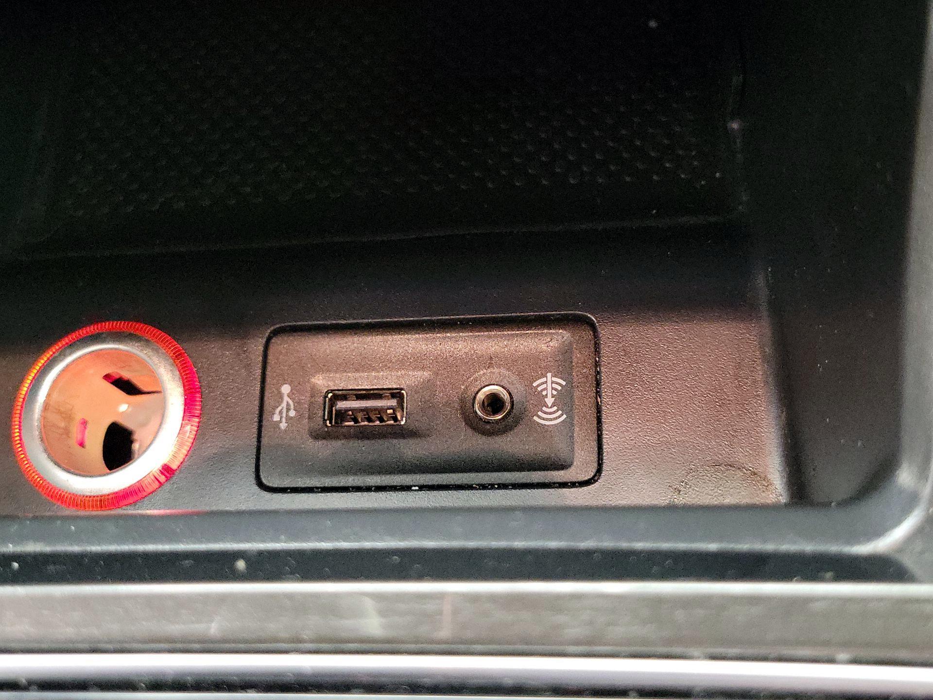 Thumbnail: 2017 Volkswagen Passat - 18