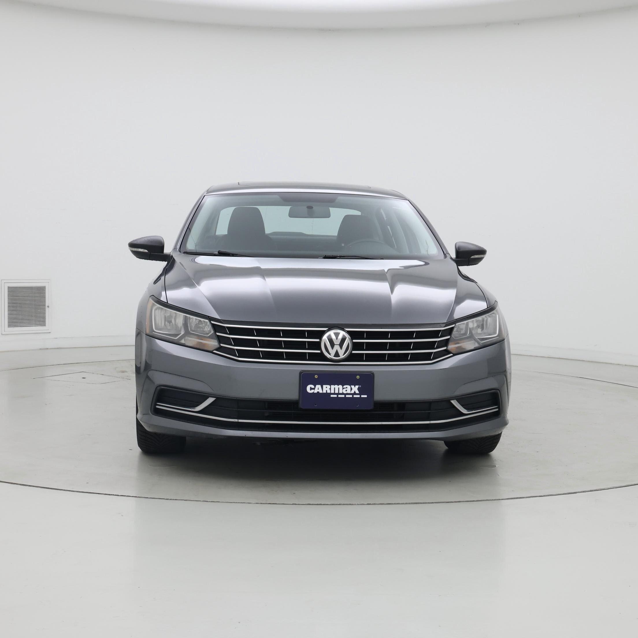 Thumbnail: 2017 Volkswagen Passat - 5