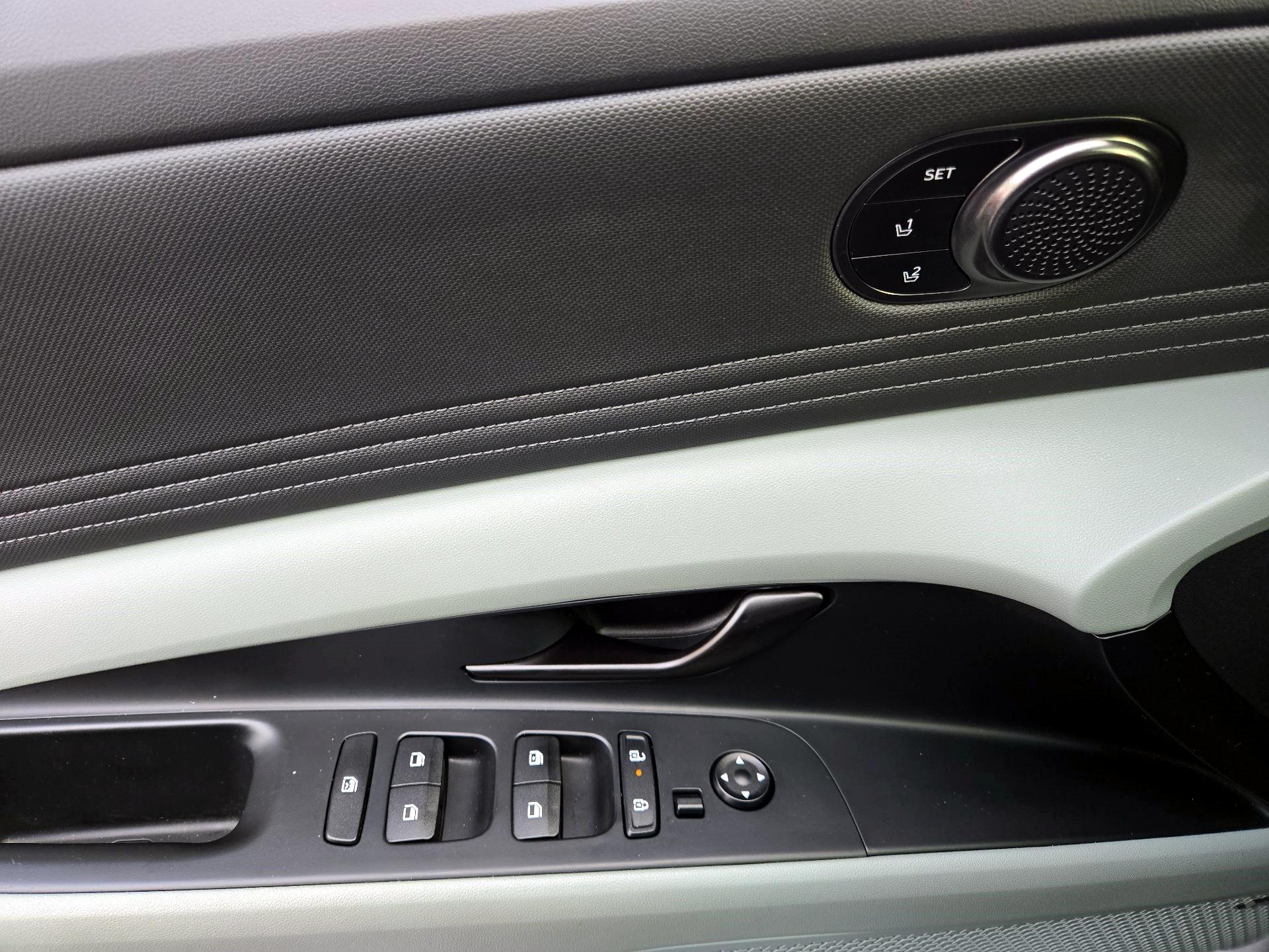 Thumbnail: 2024 Hyundai Elantra - 10