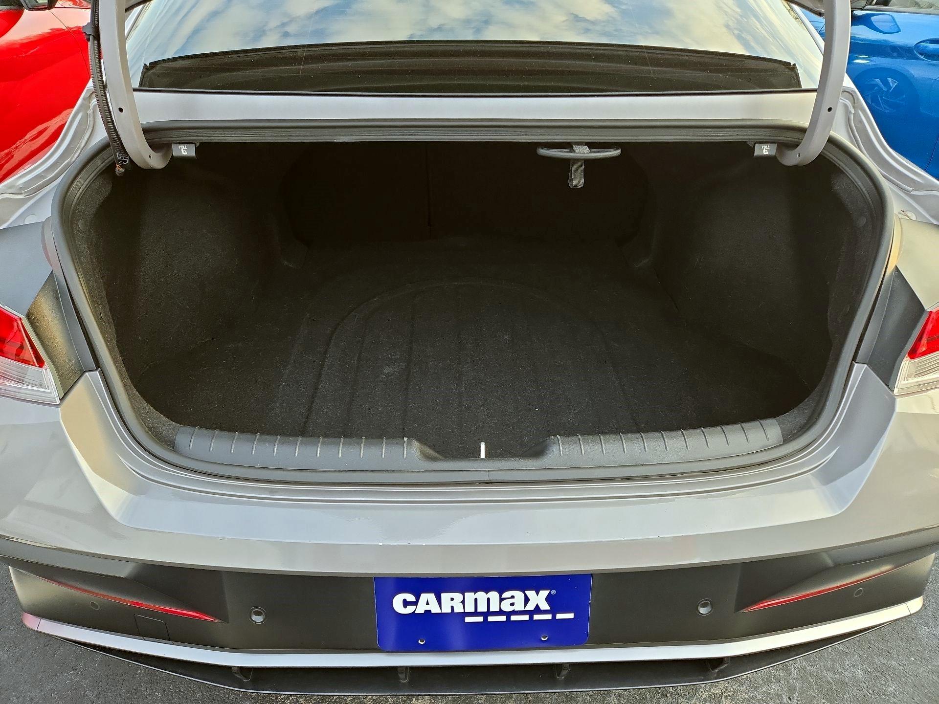 Thumbnail: 2024 Hyundai Elantra - 19