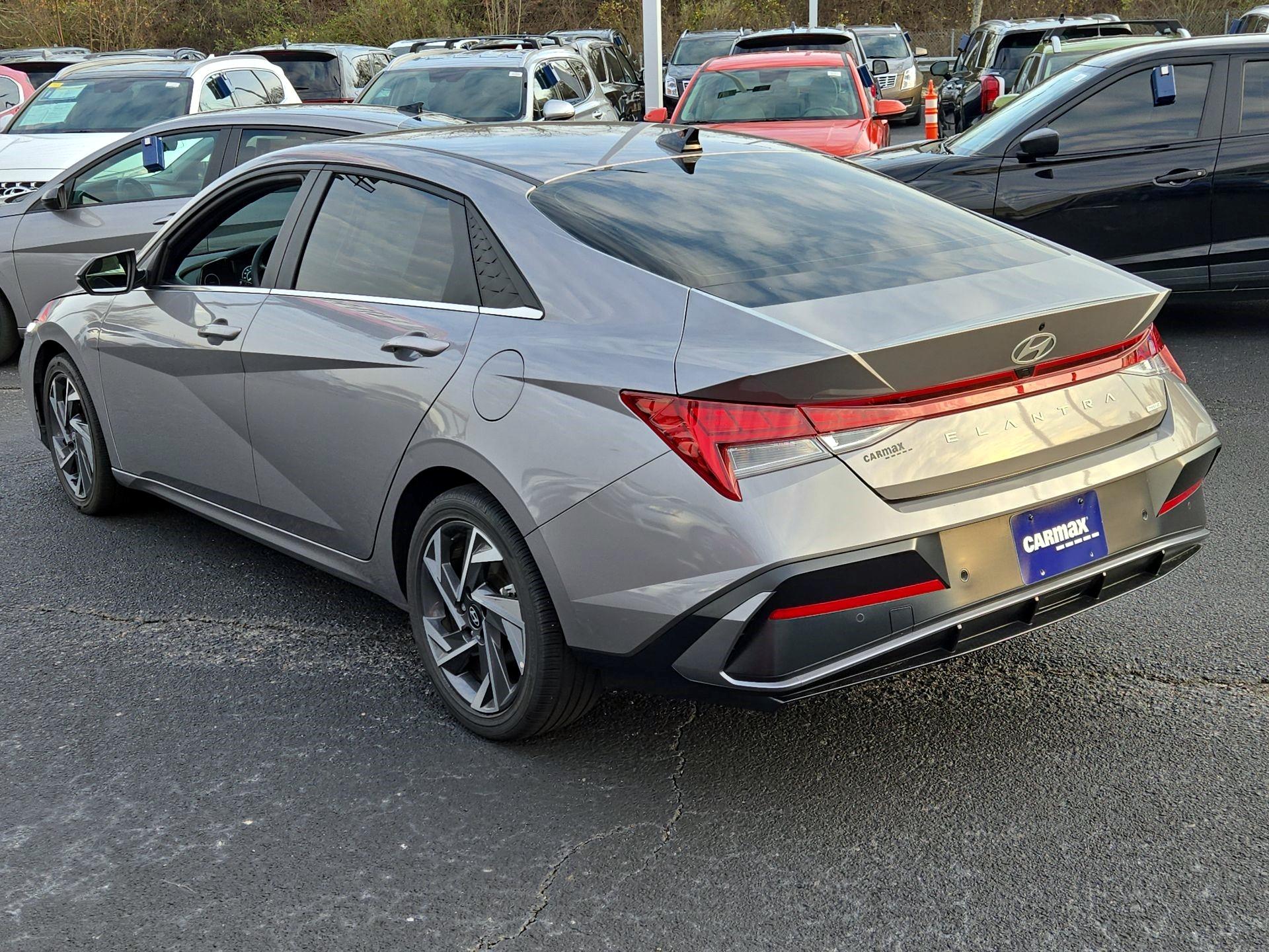 Thumbnail: 2024 Hyundai Elantra - 7