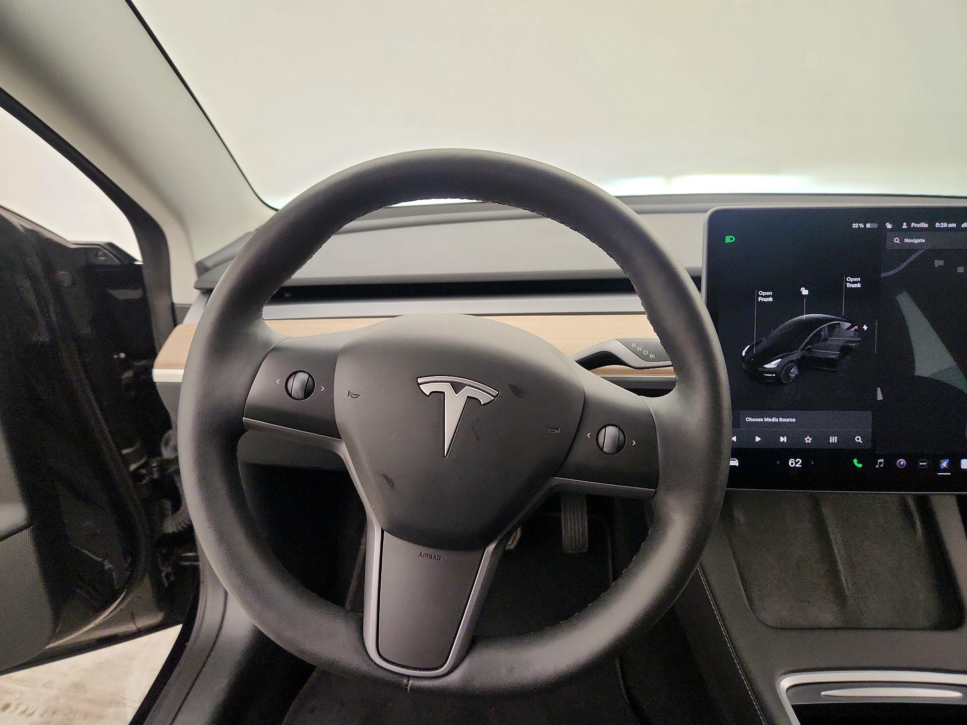 Thumbnail: 2023 Tesla Model 3 - 10