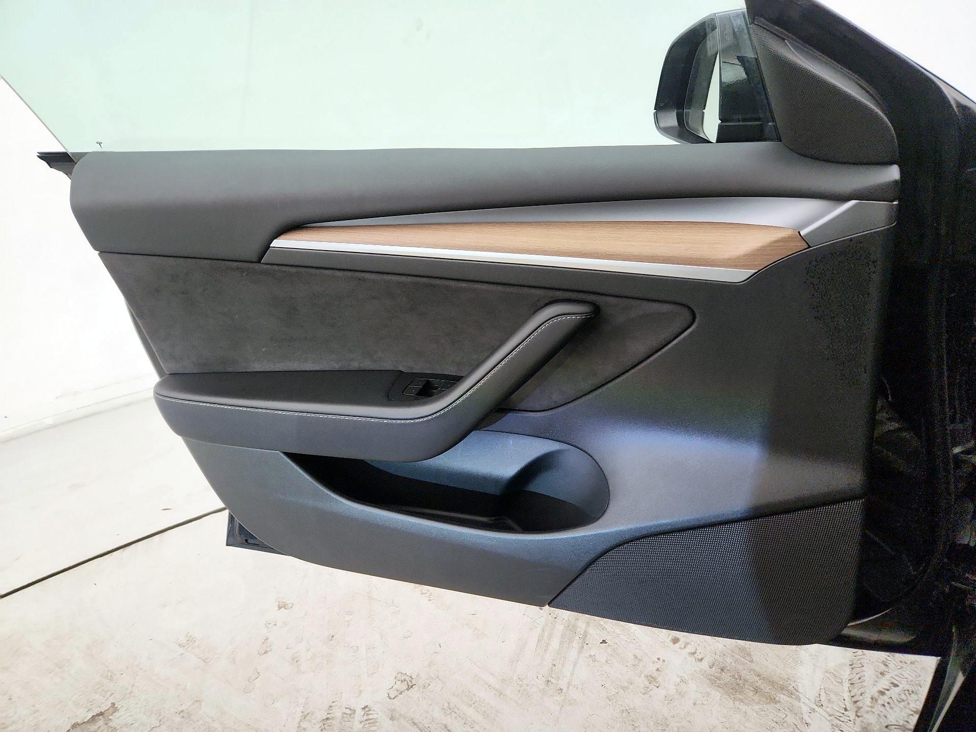 Thumbnail: 2023 Tesla Model 3 - 12