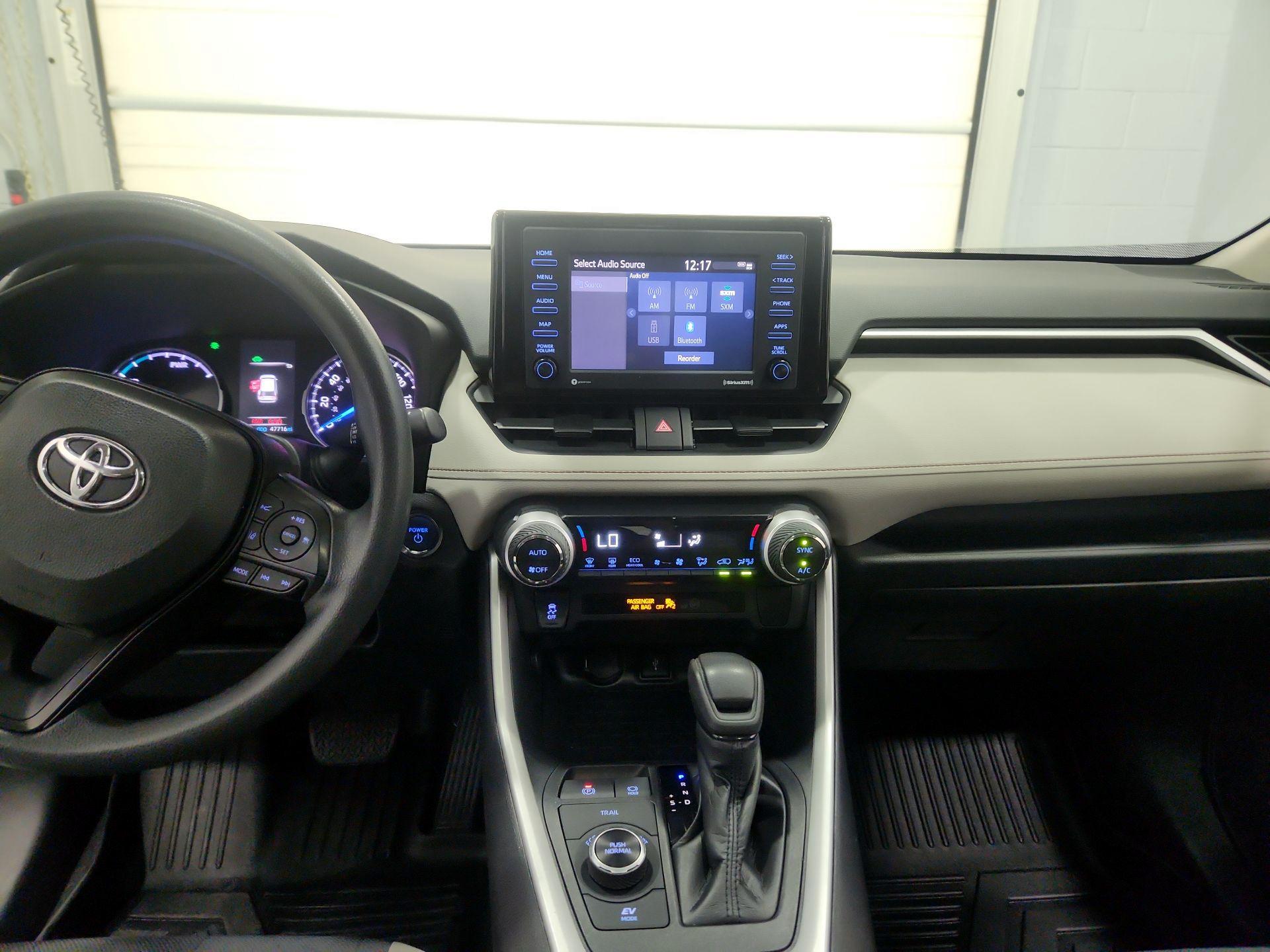 Thumbnail: 2021 Toyota RAV4 - 9