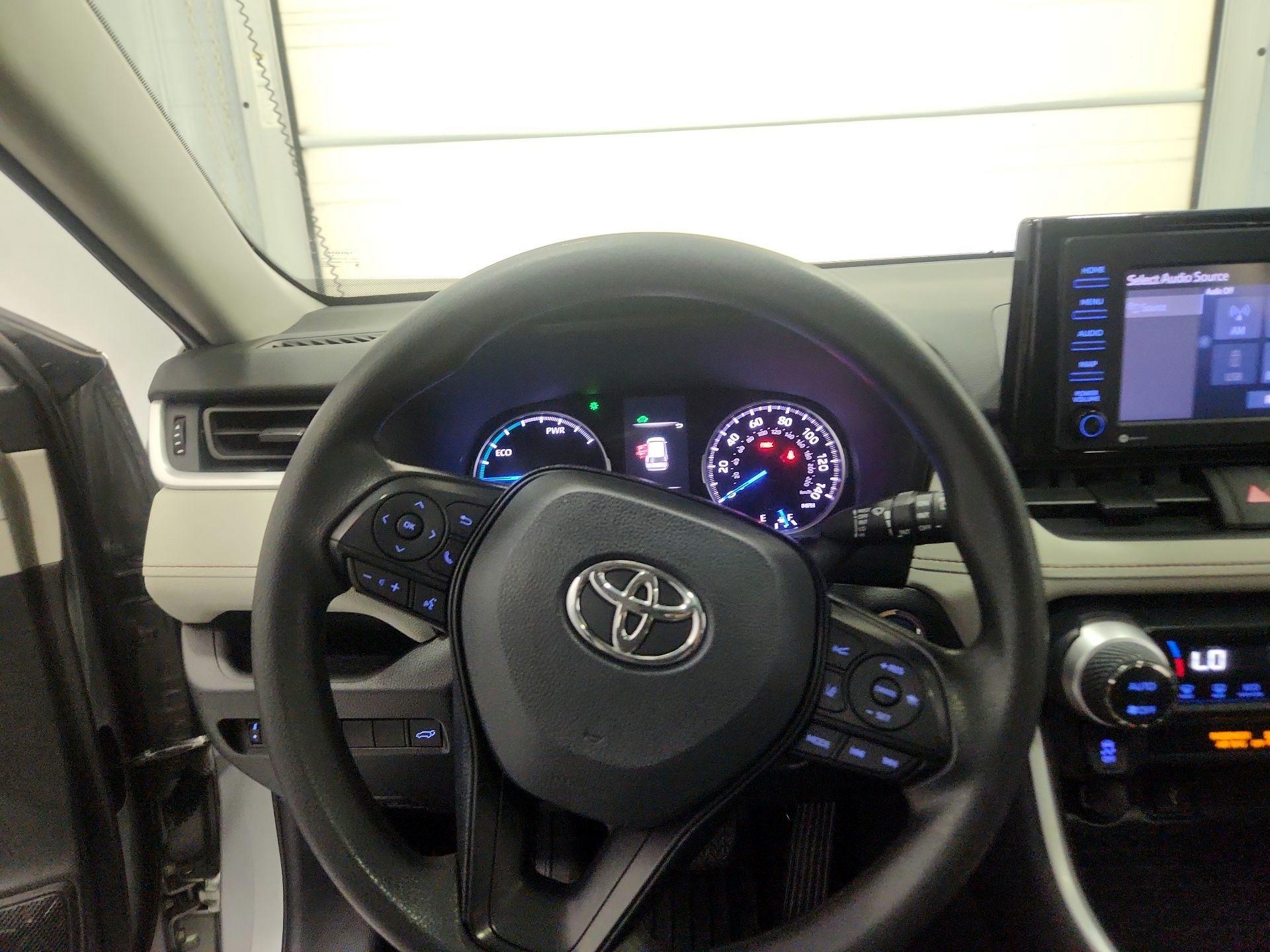 Thumbnail: 2021 Toyota RAV4 - 10