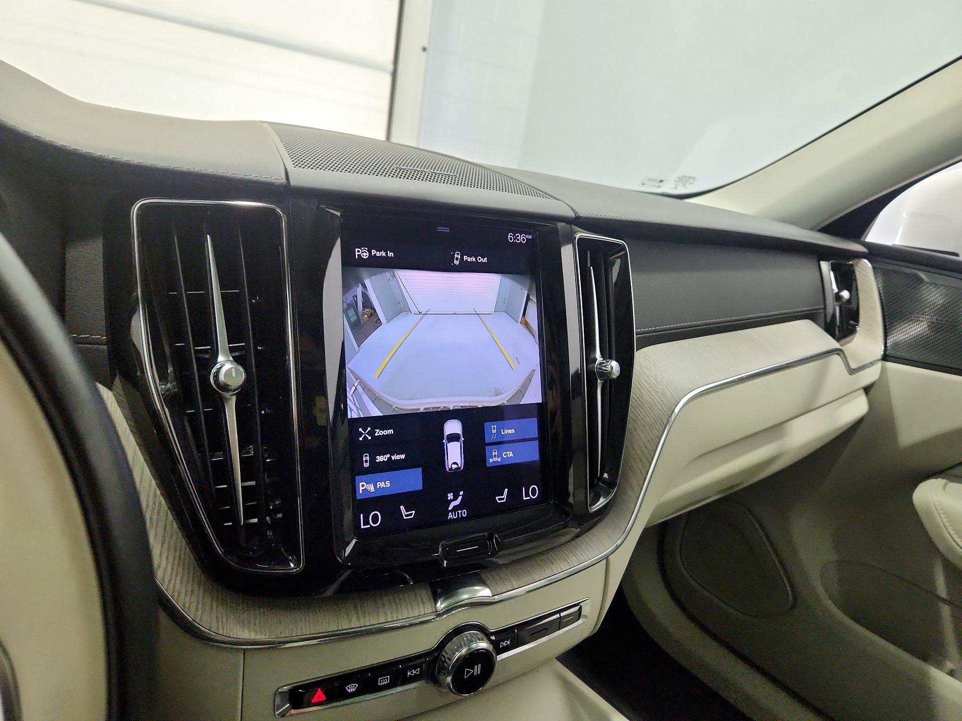 Thumbnail: 2021 Volvo XC60 - 15