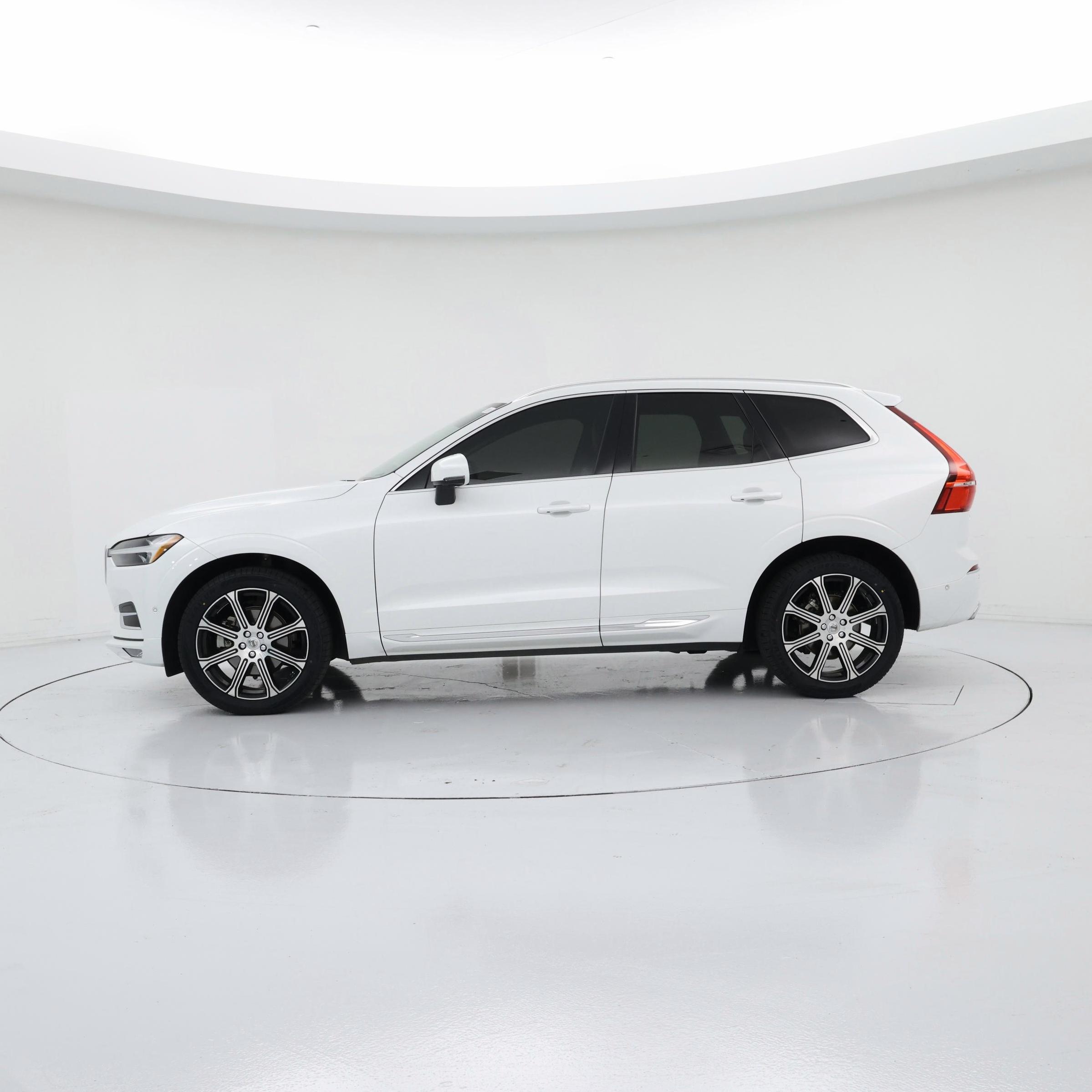 Thumbnail: 2021 Volvo XC60 - 3