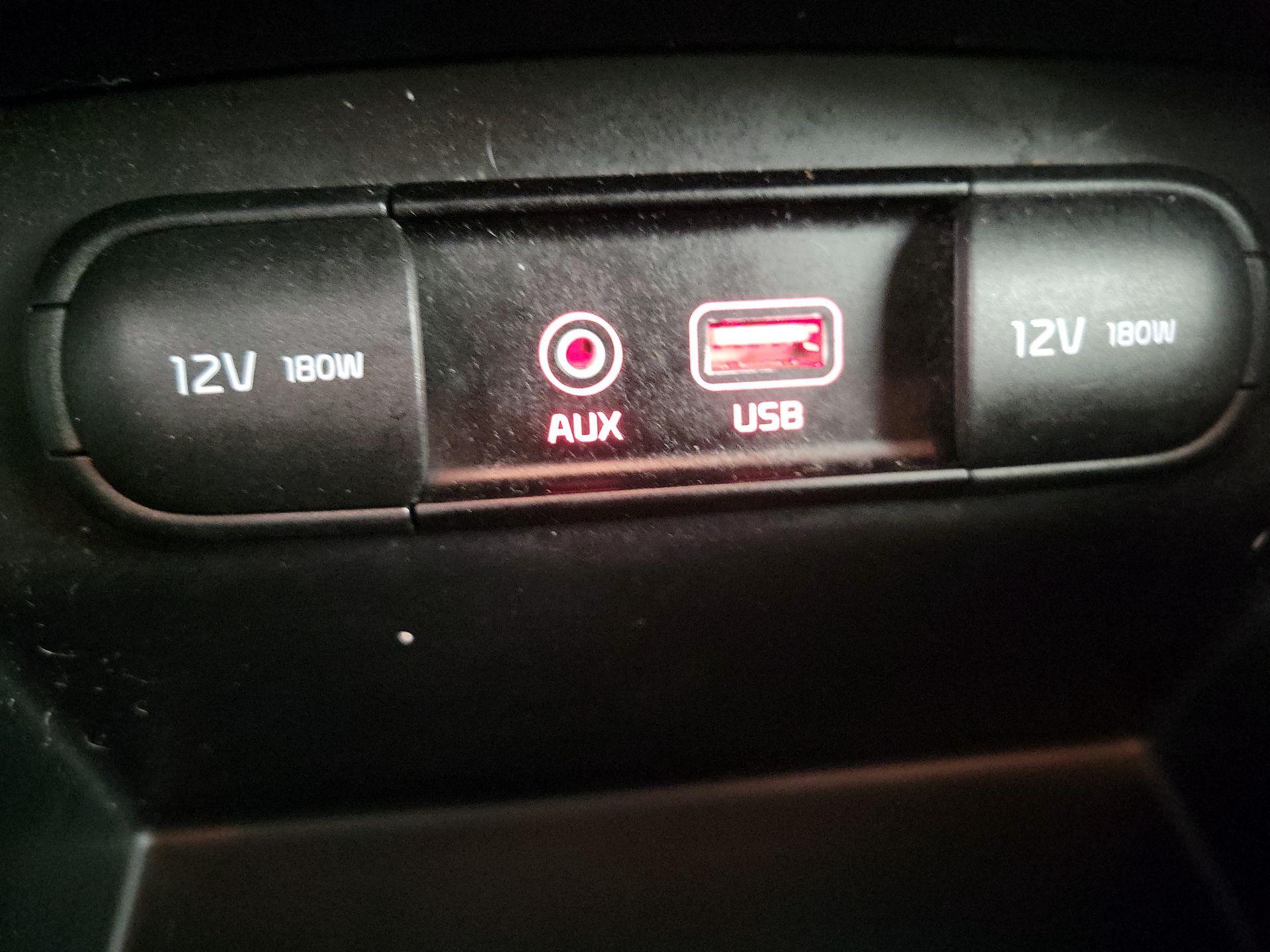 Thumbnail: 2019 Kia Sorento - 18