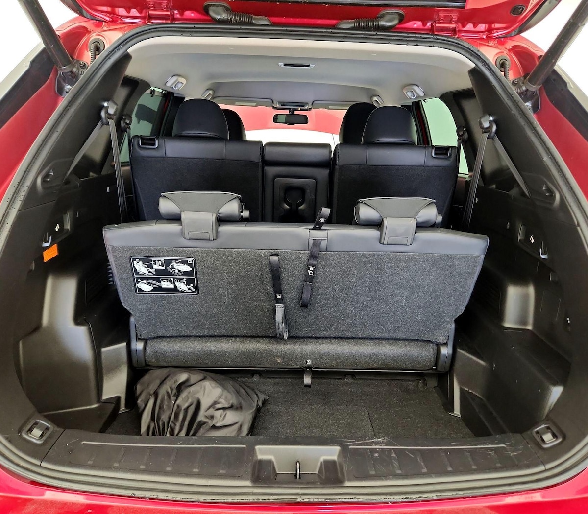 Trunk/Cargo (Seats Up)