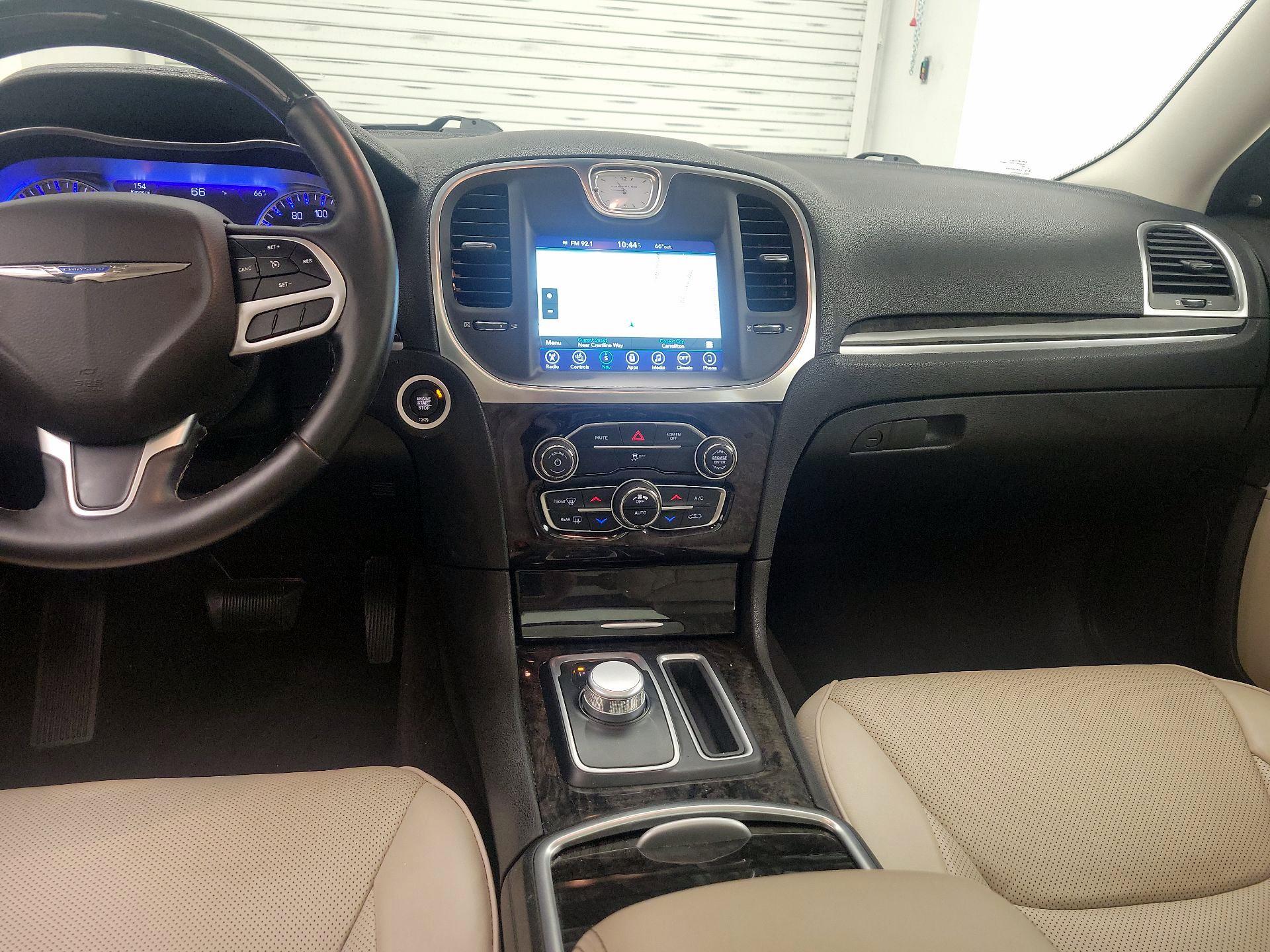 Thumbnail: 2017 Chrysler 300 - 9