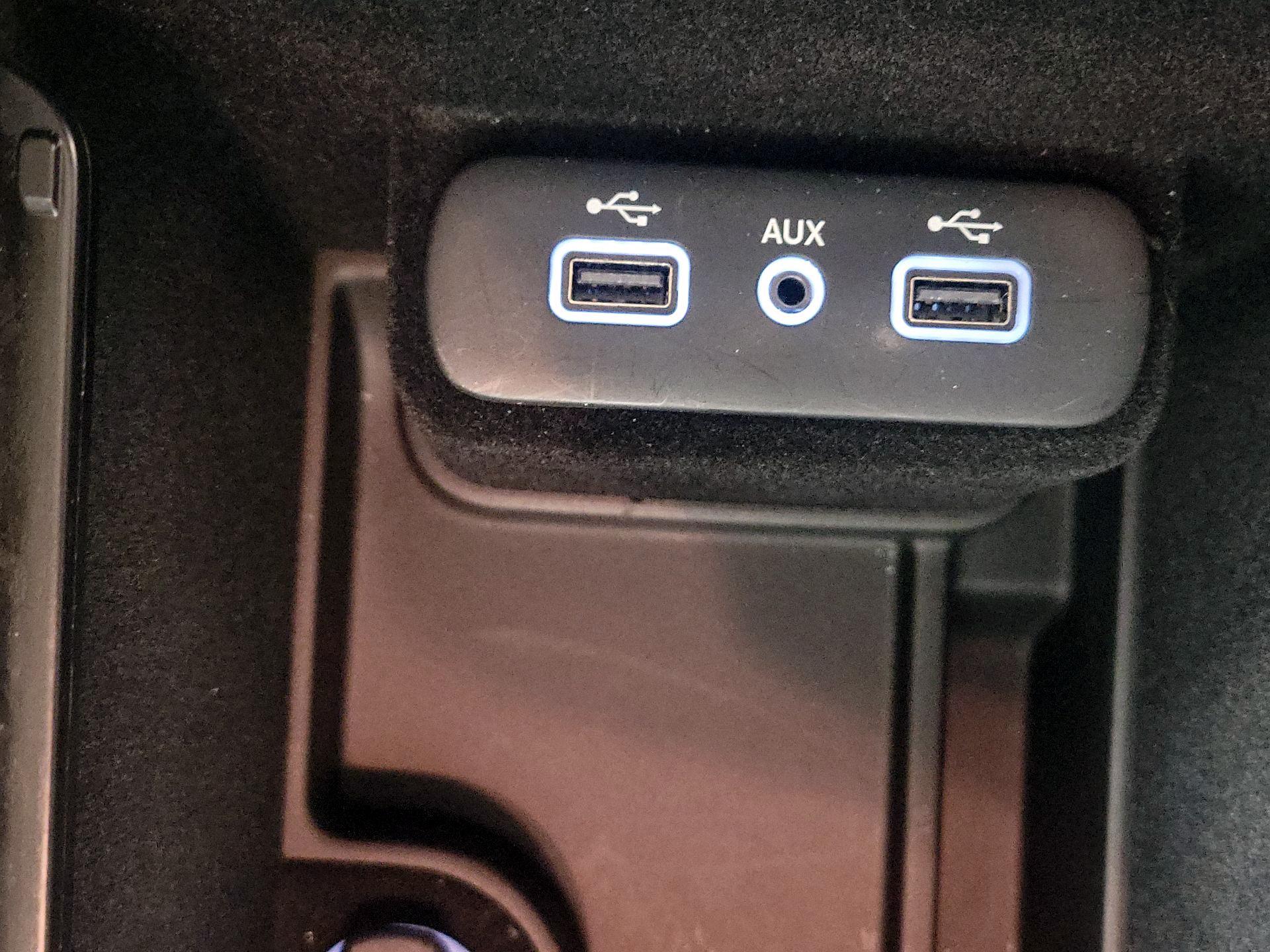 Thumbnail: 2017 Chrysler 300 - 19