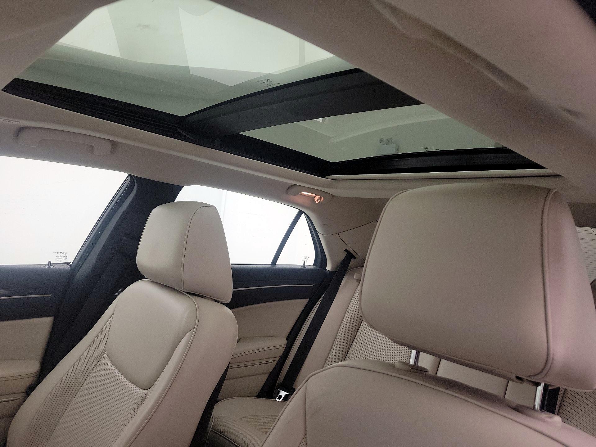 Thumbnail: 2017 Chrysler 300 - 20