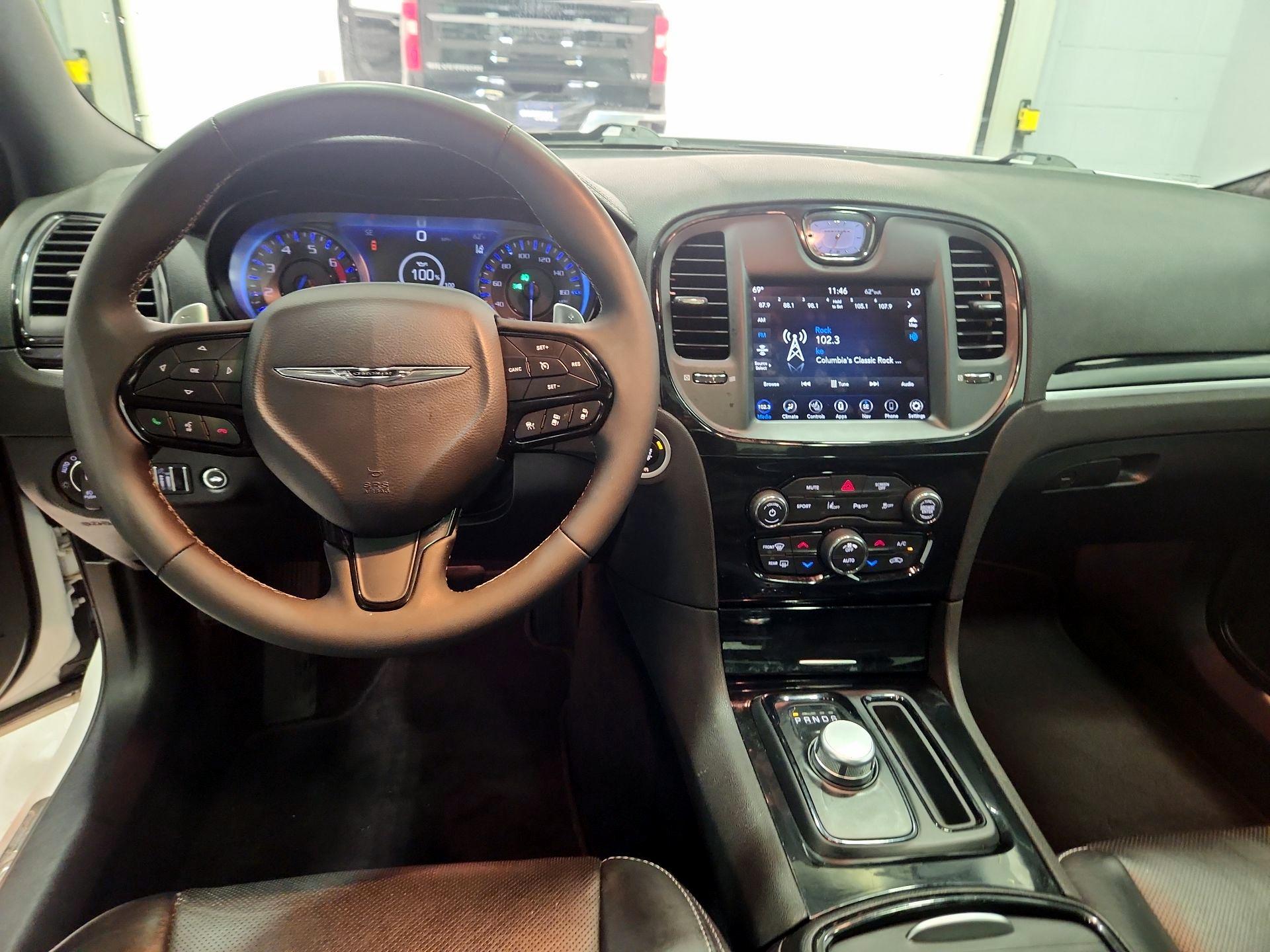 Thumbnail: 2023 Chrysler 300 - 9