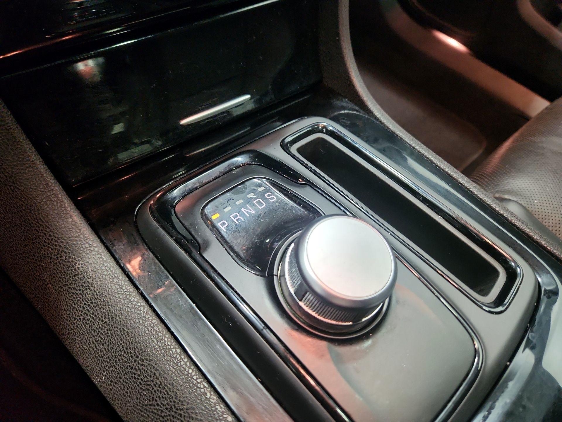 Thumbnail: 2023 Chrysler 300 - 18