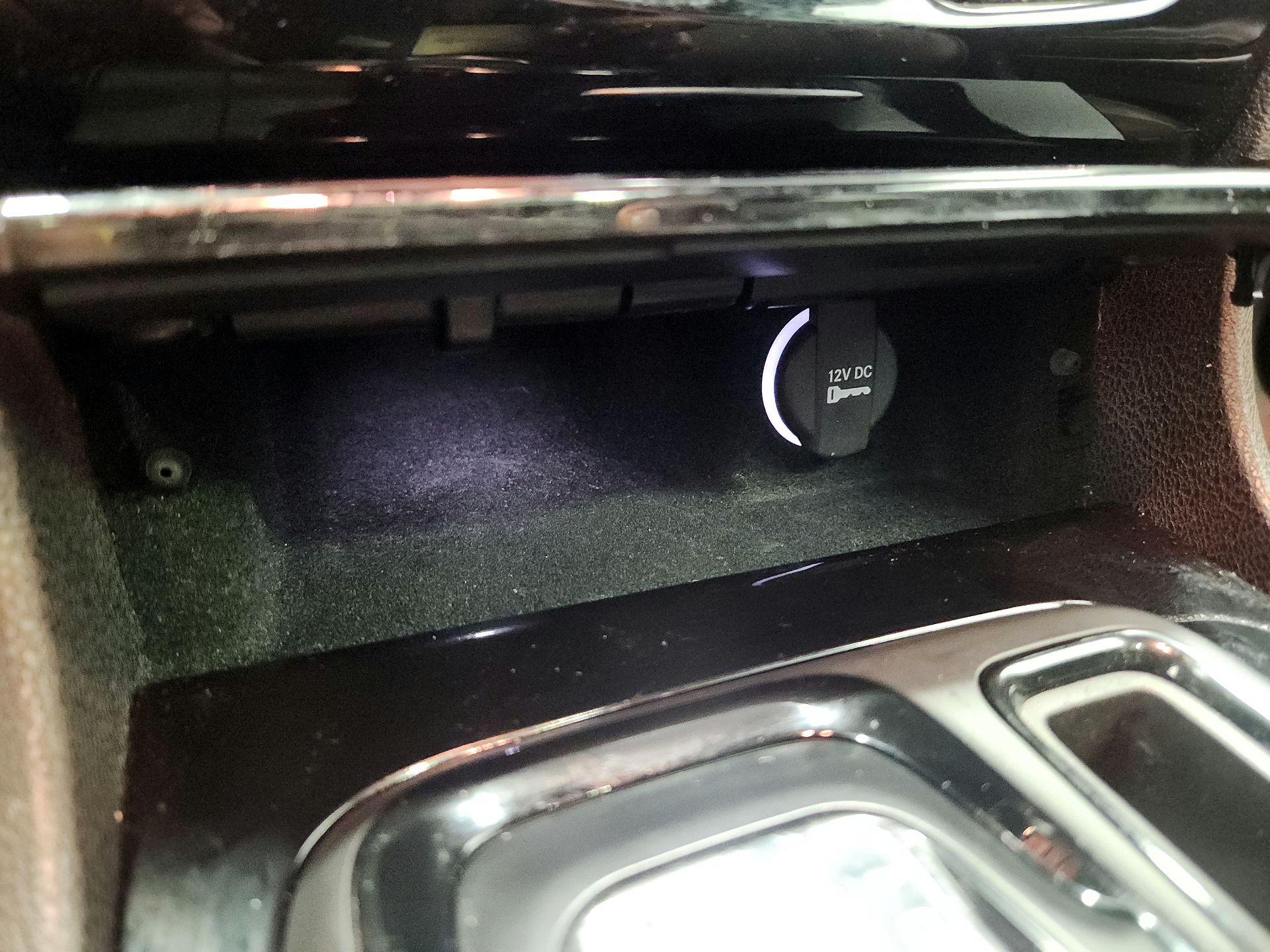 Thumbnail: 2023 Chrysler 300 - 19