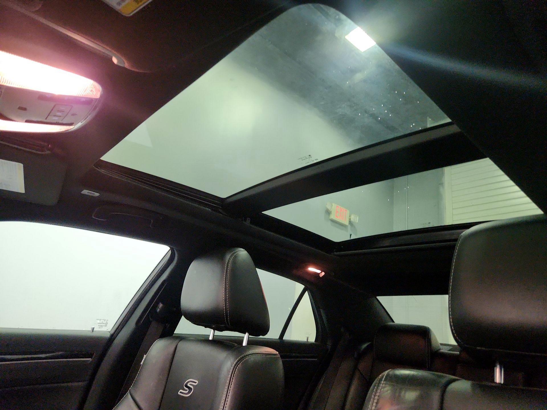 Thumbnail: 2023 Chrysler 300 - 20