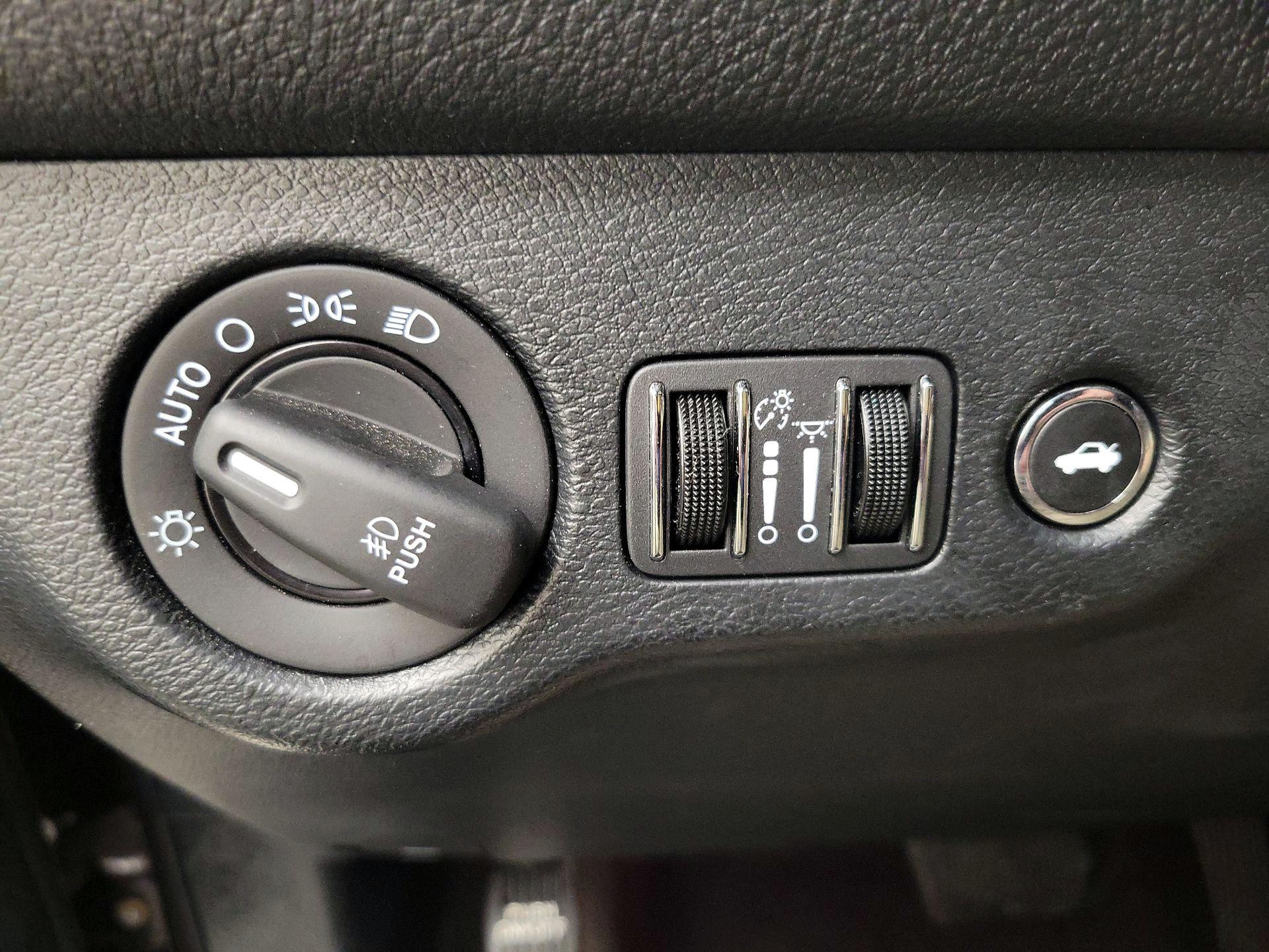 Thumbnail: 2018 Dodge Challenger - 13