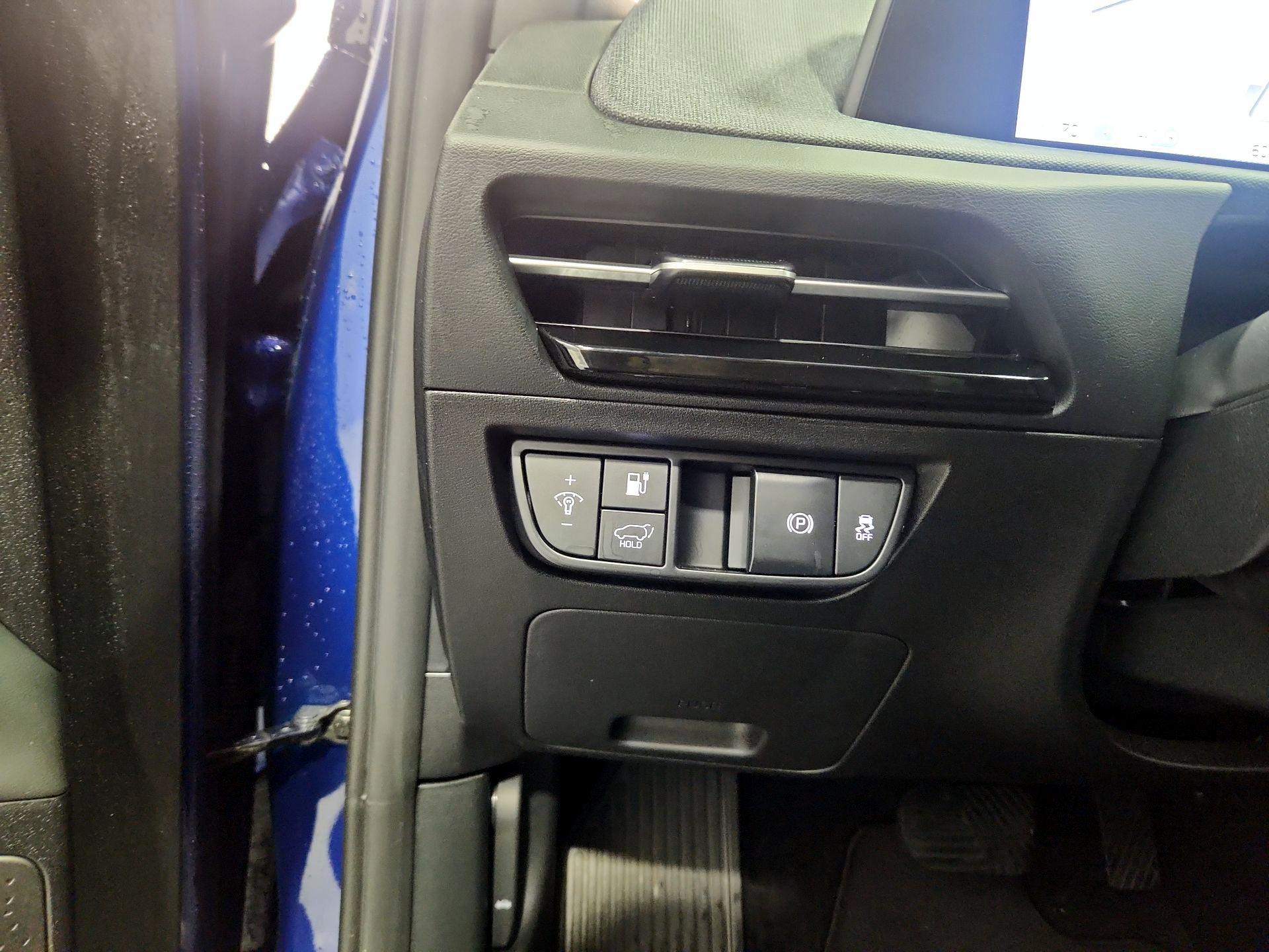 Thumbnail: 2023 Kia EV6 - 13