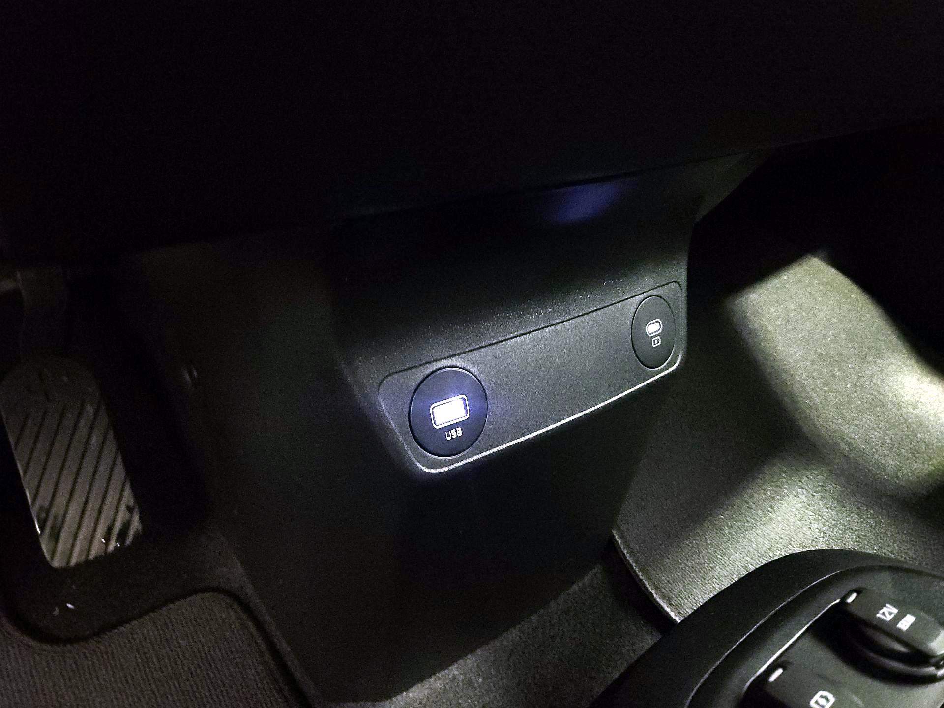 Thumbnail: 2023 Kia EV6 - 19