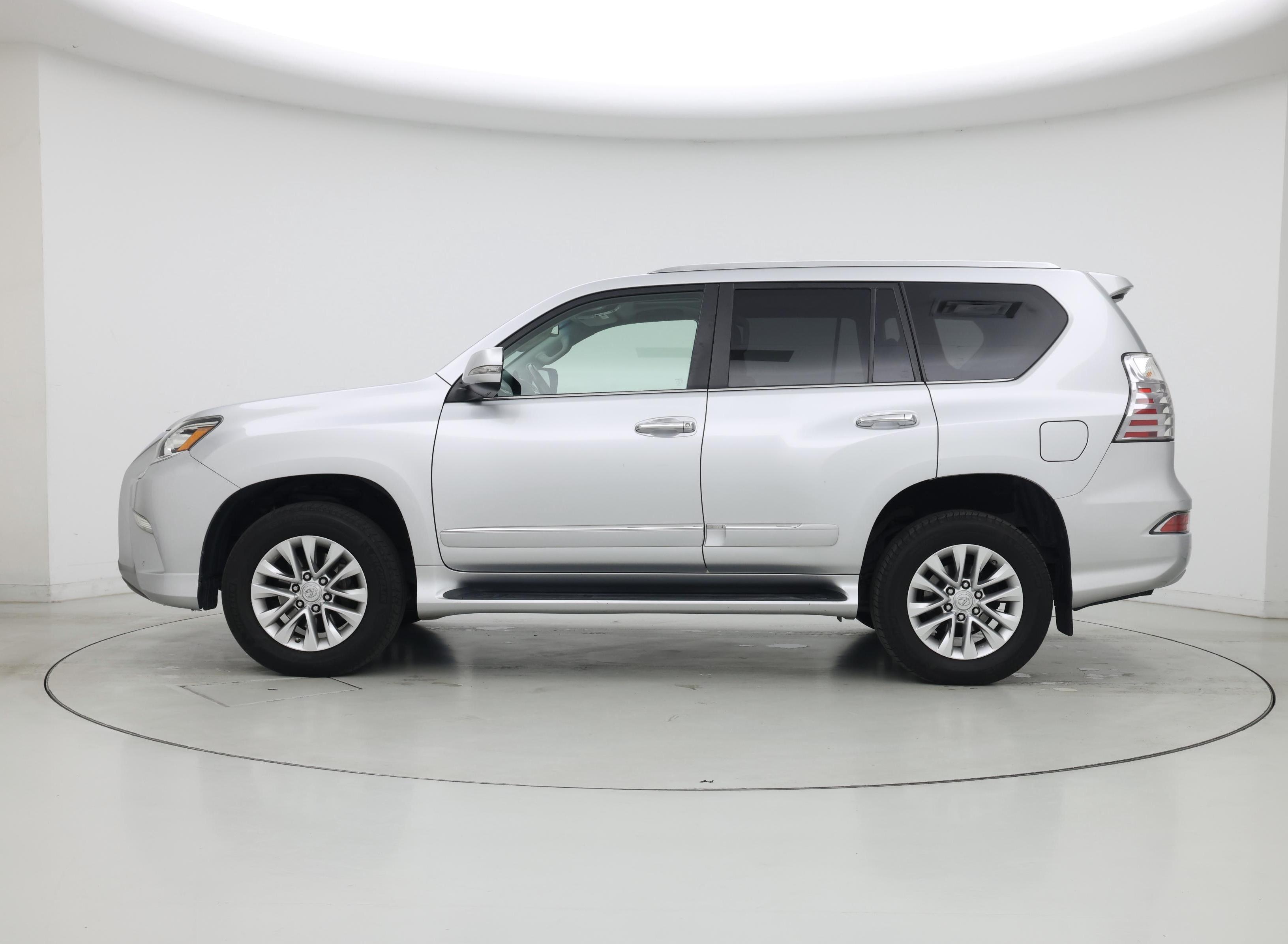 Thumbnail: 2018 Lexus GX - 3