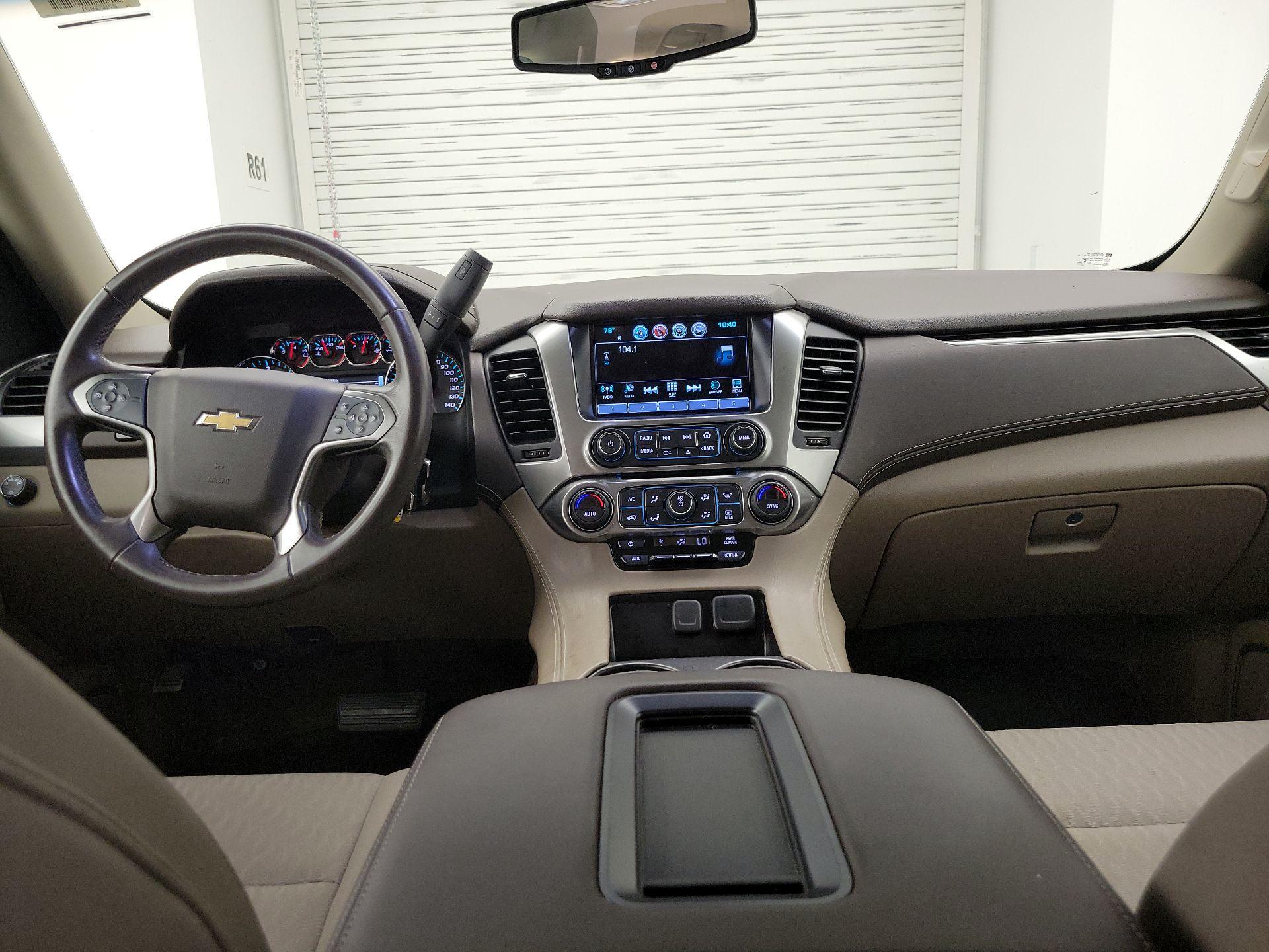 Thumbnail: 2017 Chevrolet Suburban - 9