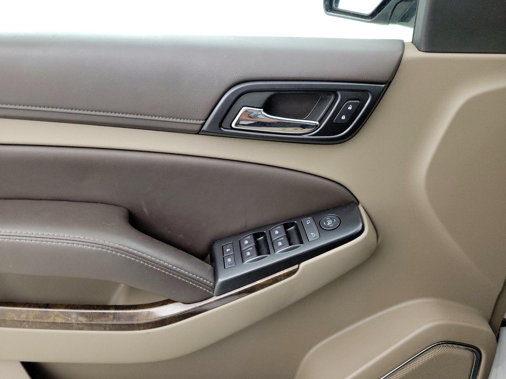 Thumbnail: 2017 Chevrolet Suburban - 12