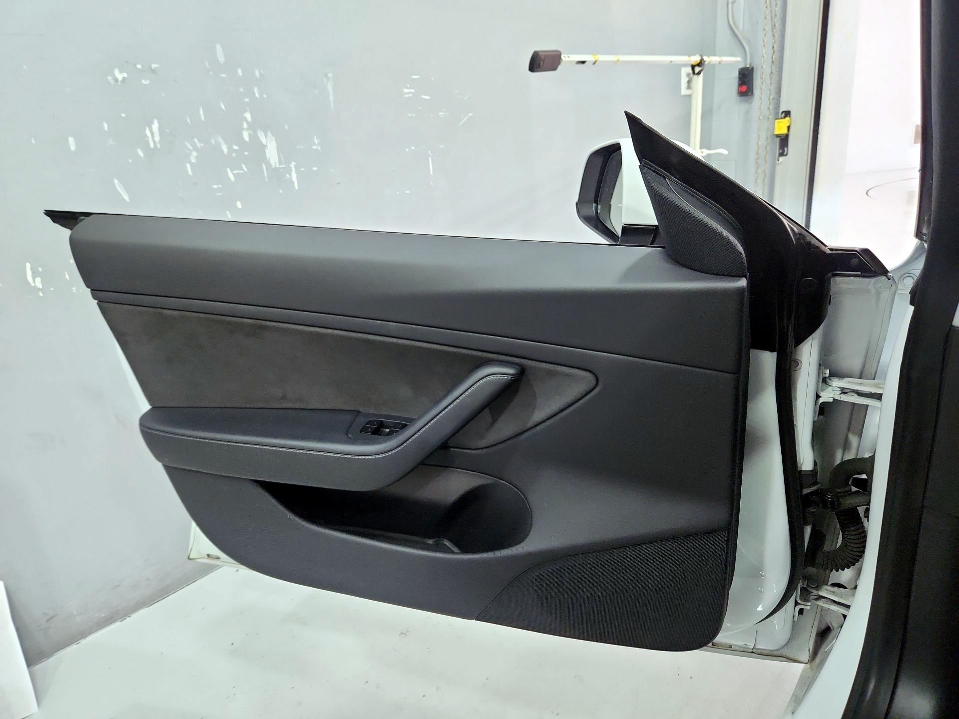 Thumbnail: 2021 Tesla Model 3 - 12