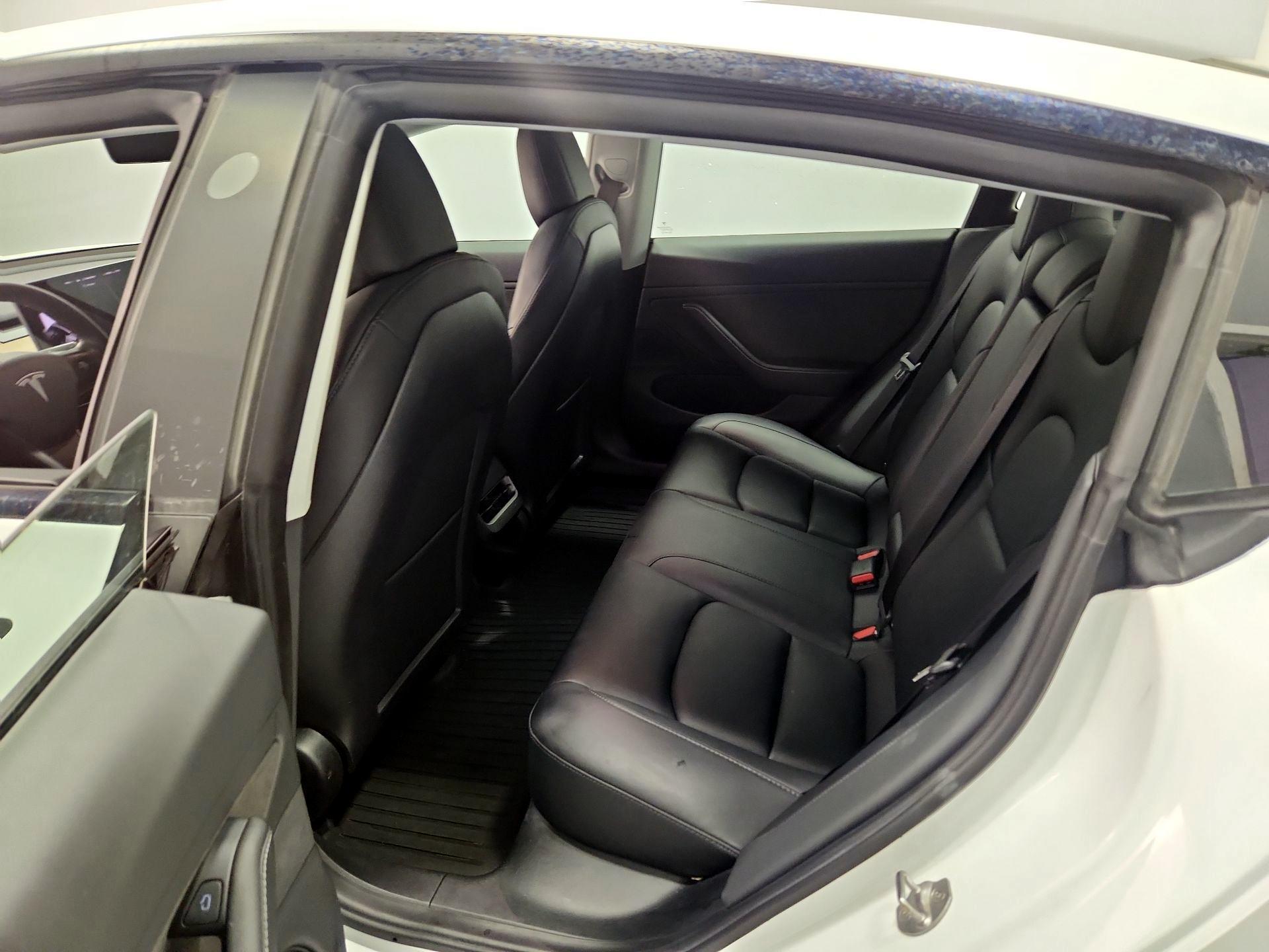 Thumbnail: 2021 Tesla Model 3 - 19