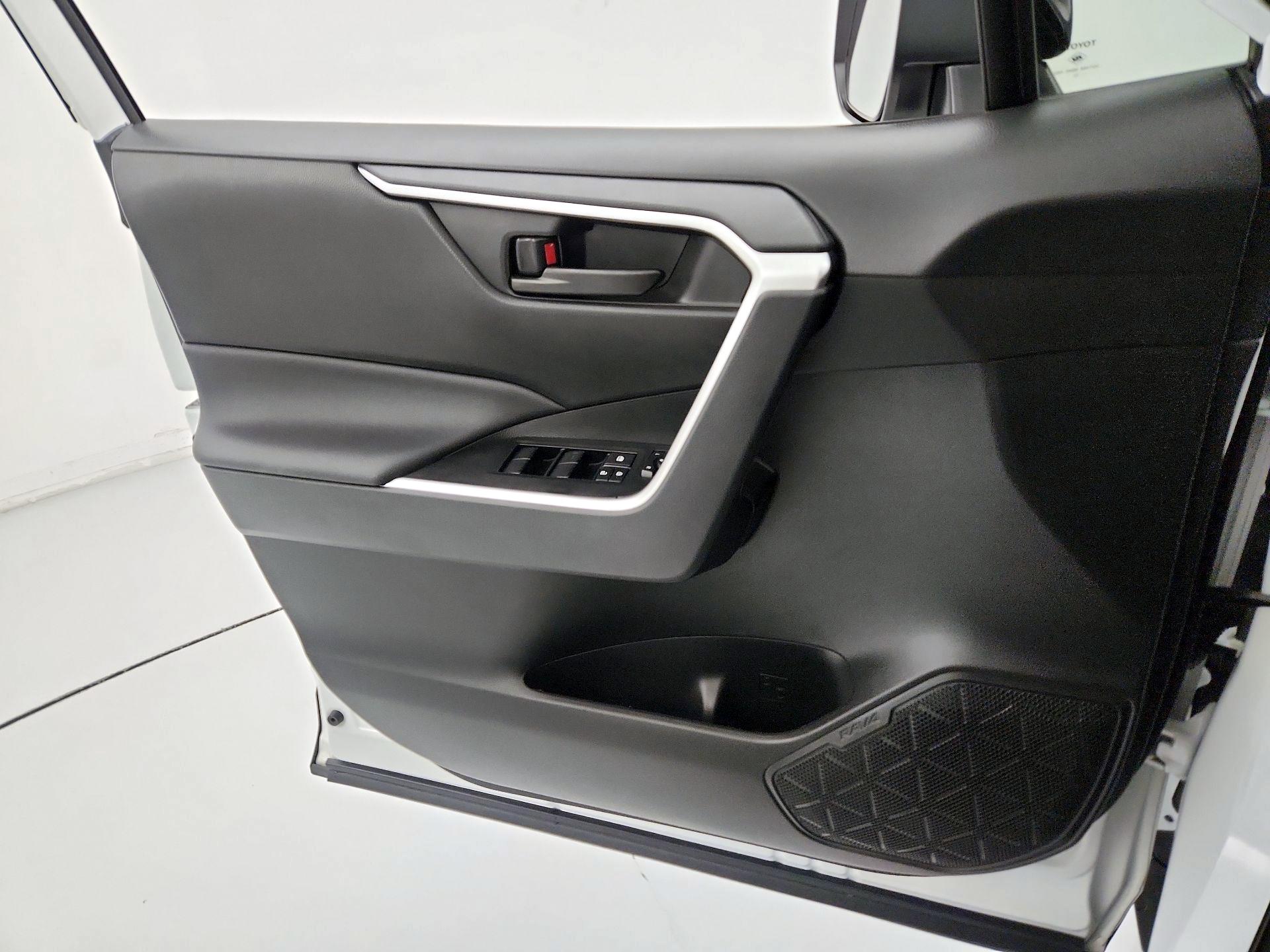 Thumbnail: 2023 Toyota RAV4 - 12