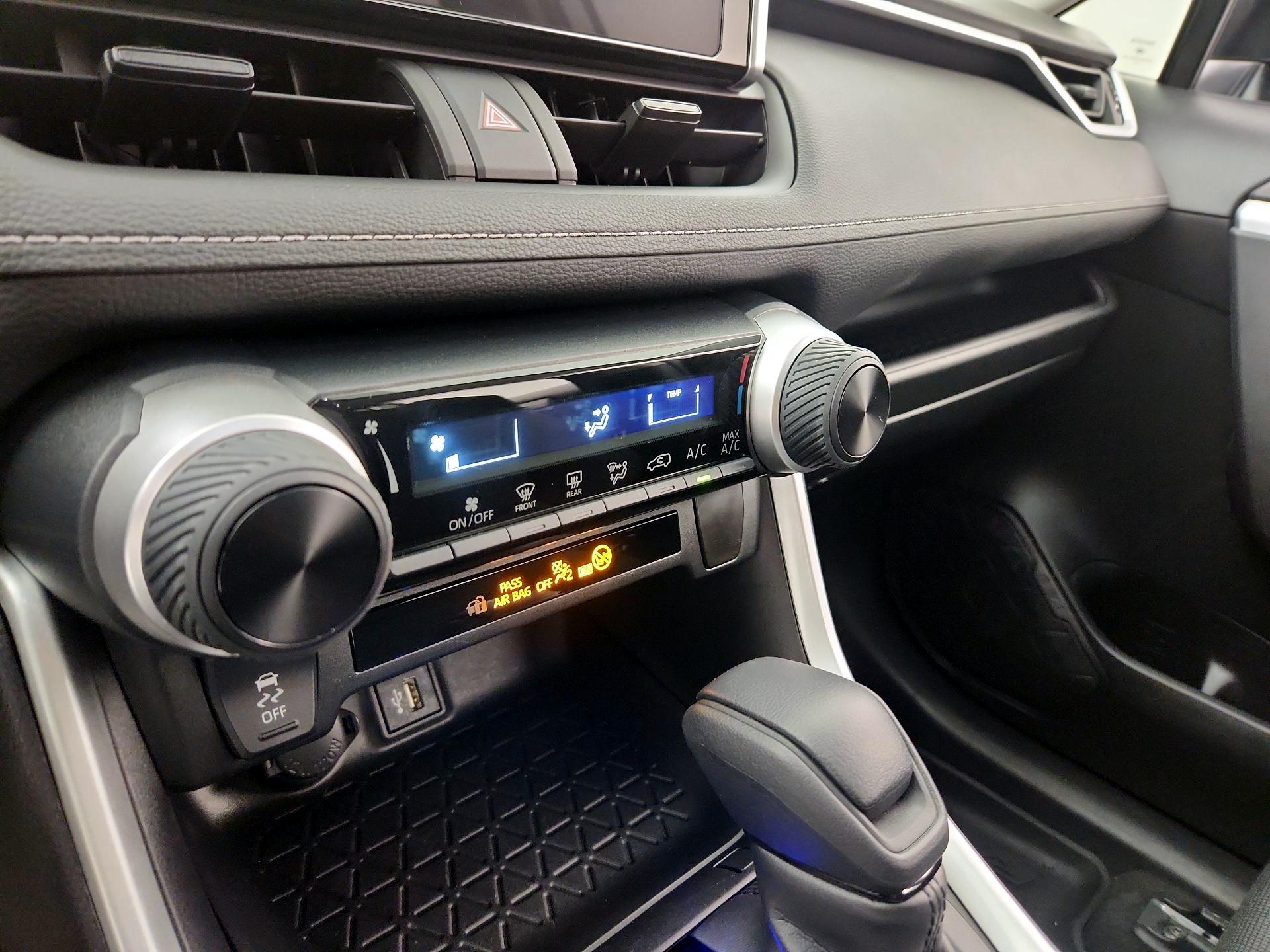 Thumbnail: 2023 Toyota RAV4 - 17