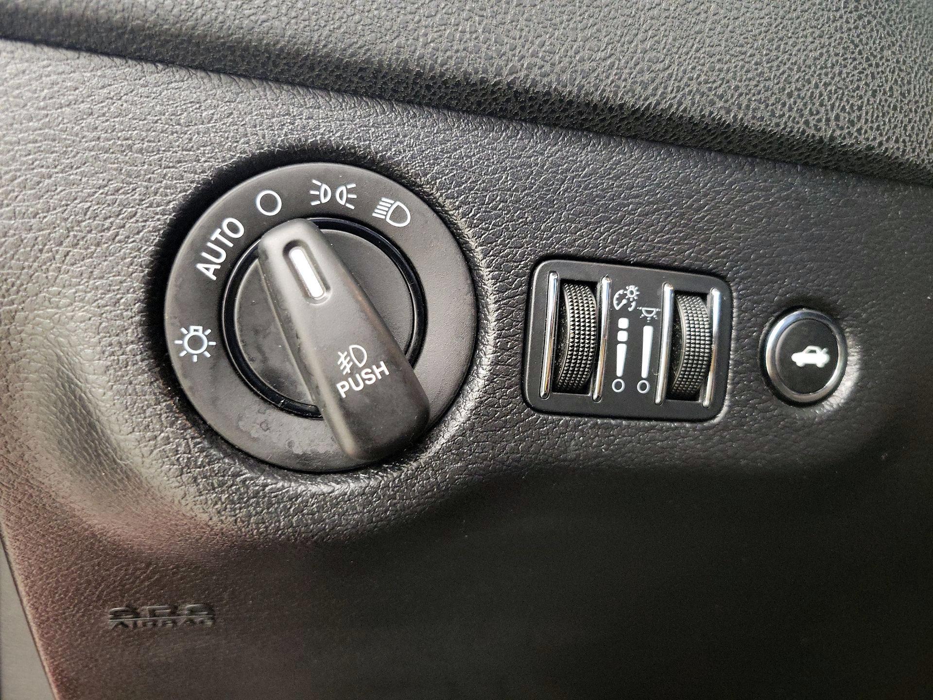 Thumbnail: 2015 Dodge Charger - 13