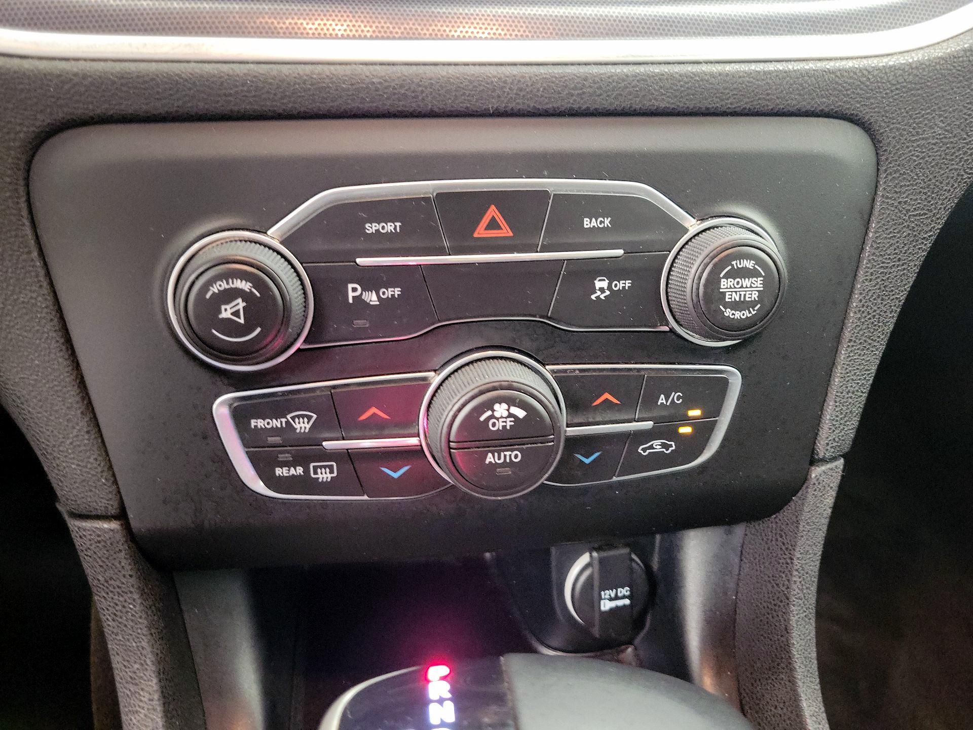 Thumbnail: 2015 Dodge Charger - 16