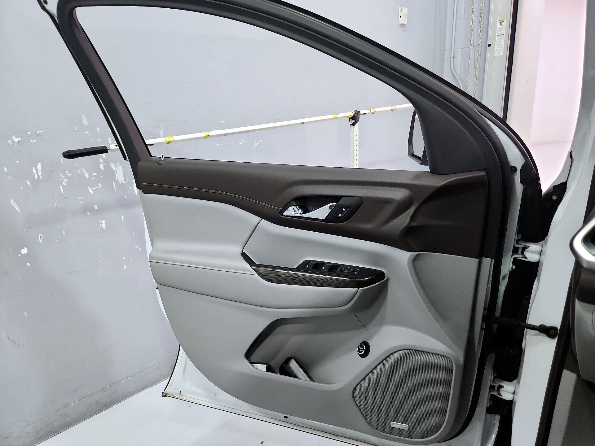 Thumbnail: 2023 GMC Acadia - 12