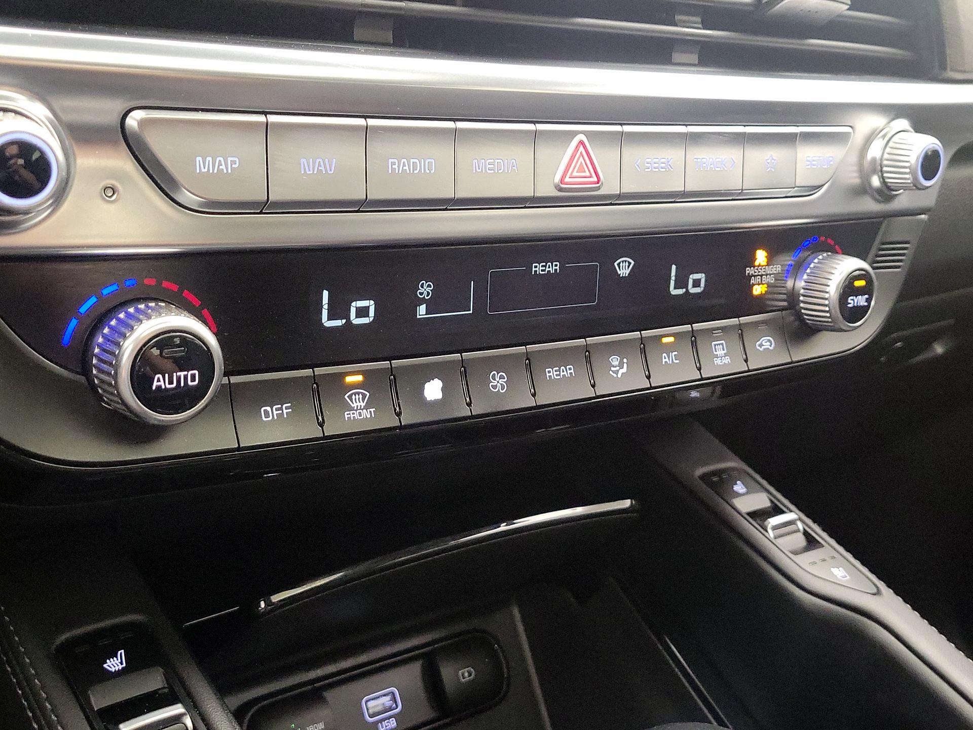 Thumbnail: 2020 Kia Telluride - 17