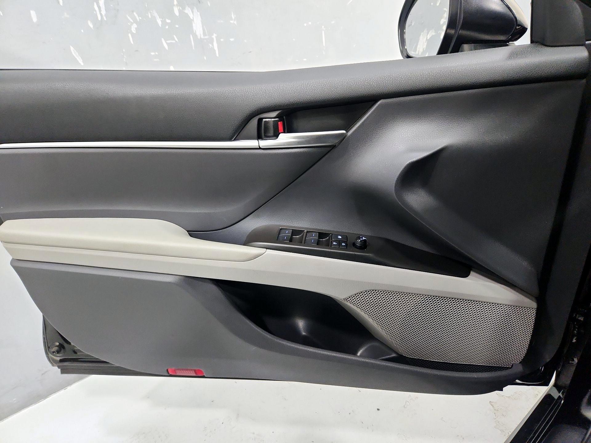 Thumbnail: 2023 Toyota Camry - 12