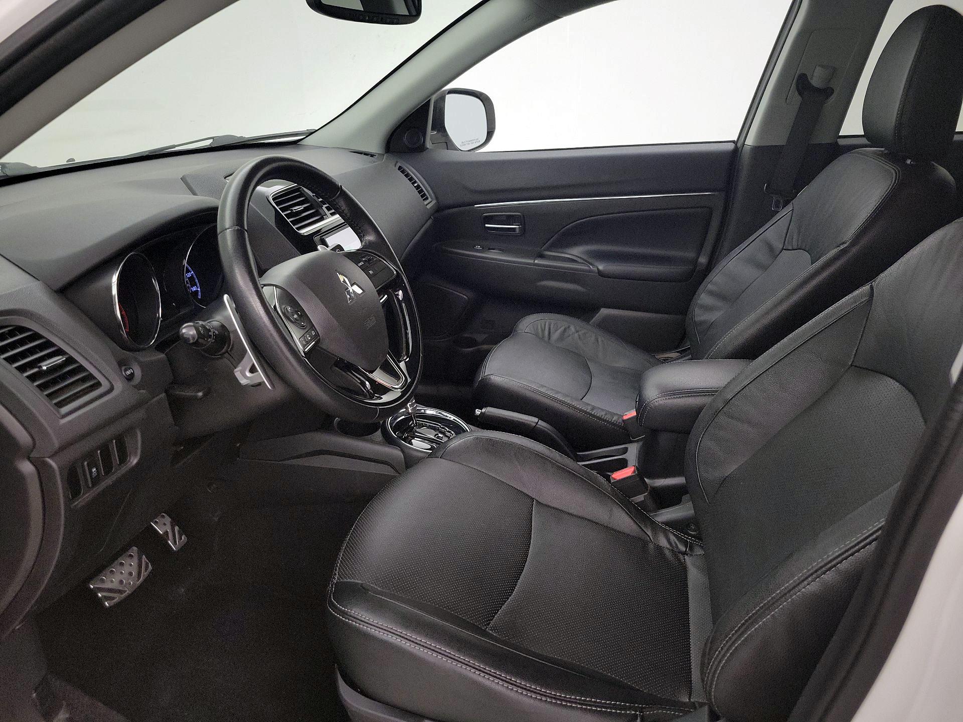 Thumbnail: 2017 Mitsubishi Outlander Sport - 11
