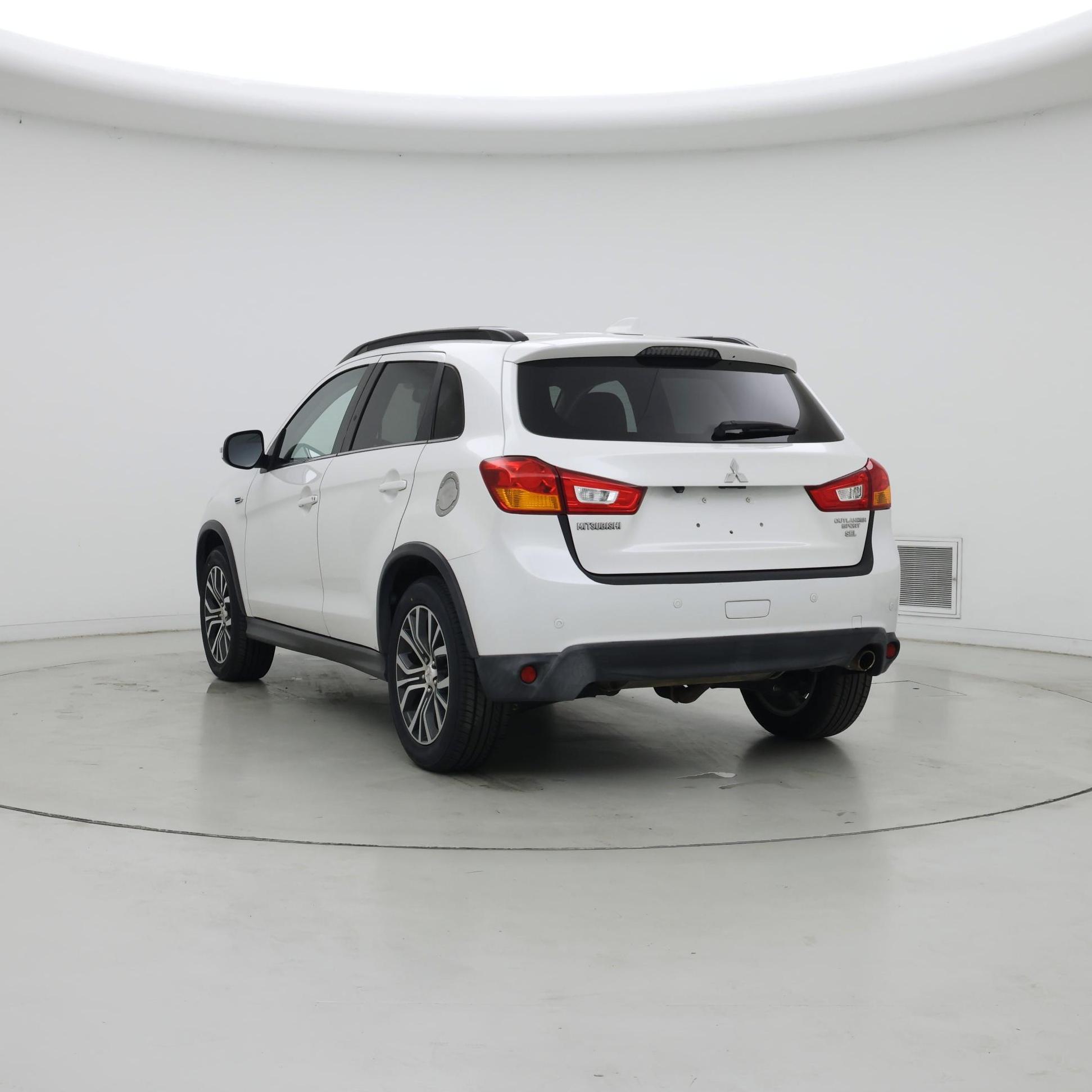 Thumbnail: 2017 Mitsubishi Outlander Sport - 2