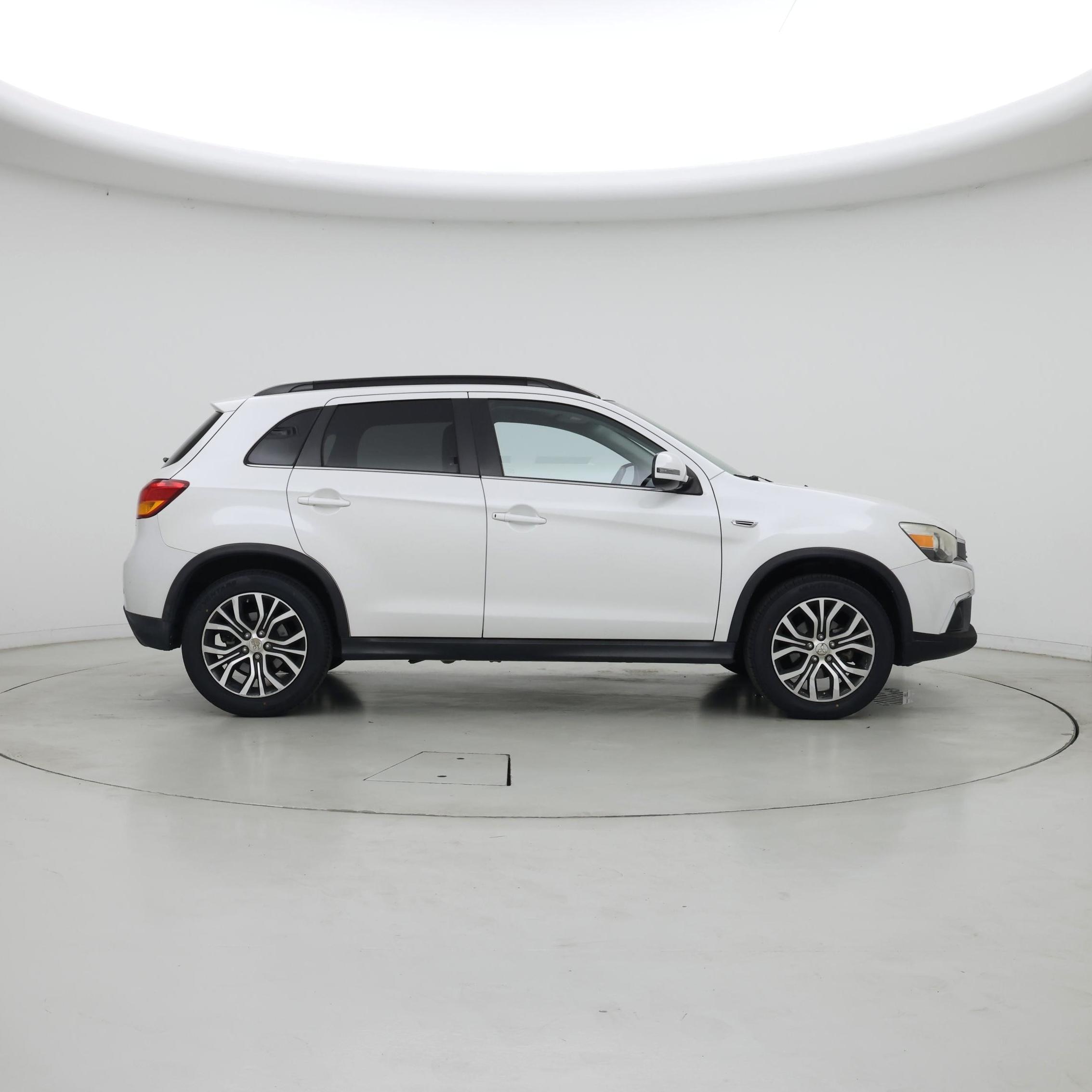 Thumbnail: 2017 Mitsubishi Outlander Sport - 7