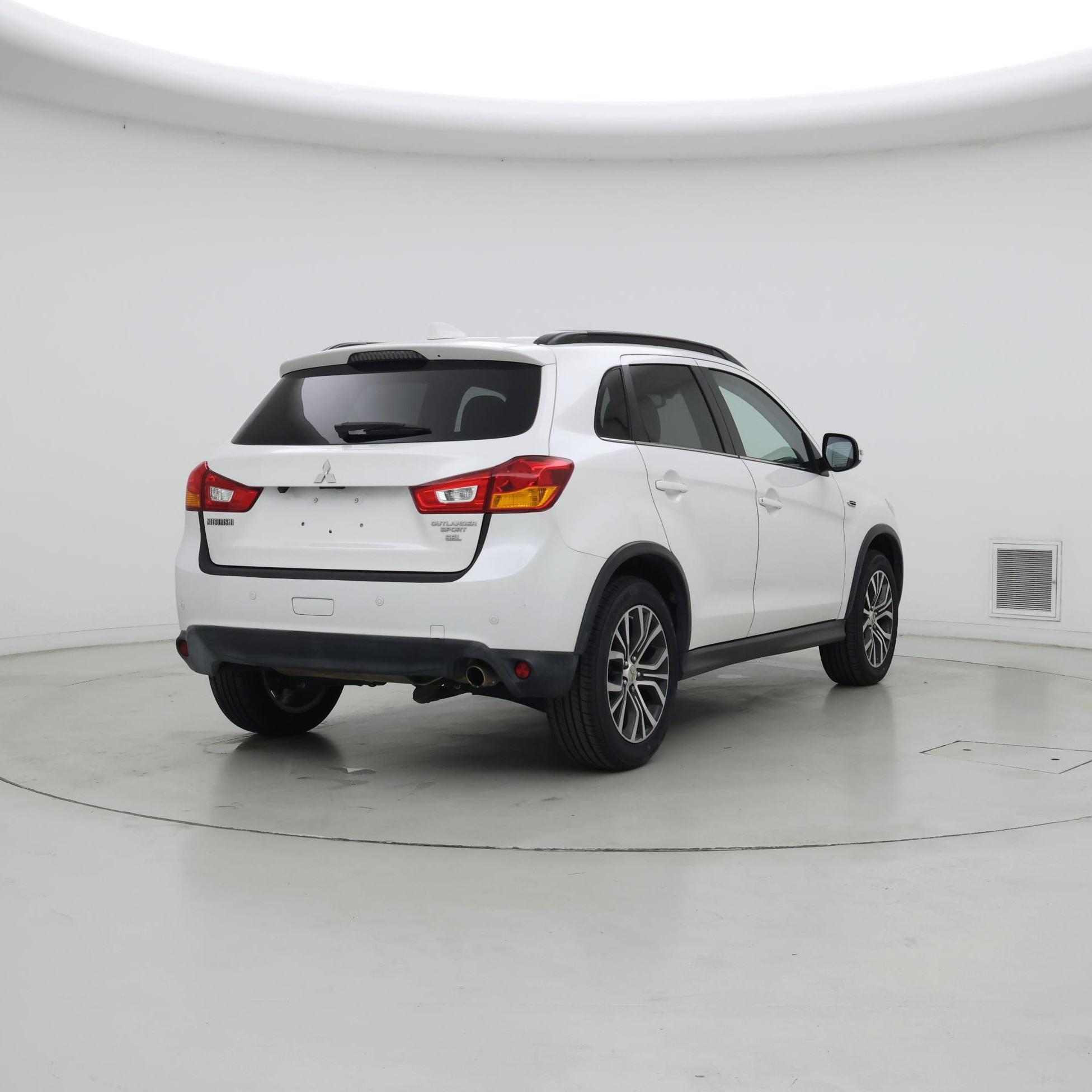 Thumbnail: 2017 Mitsubishi Outlander Sport - 8