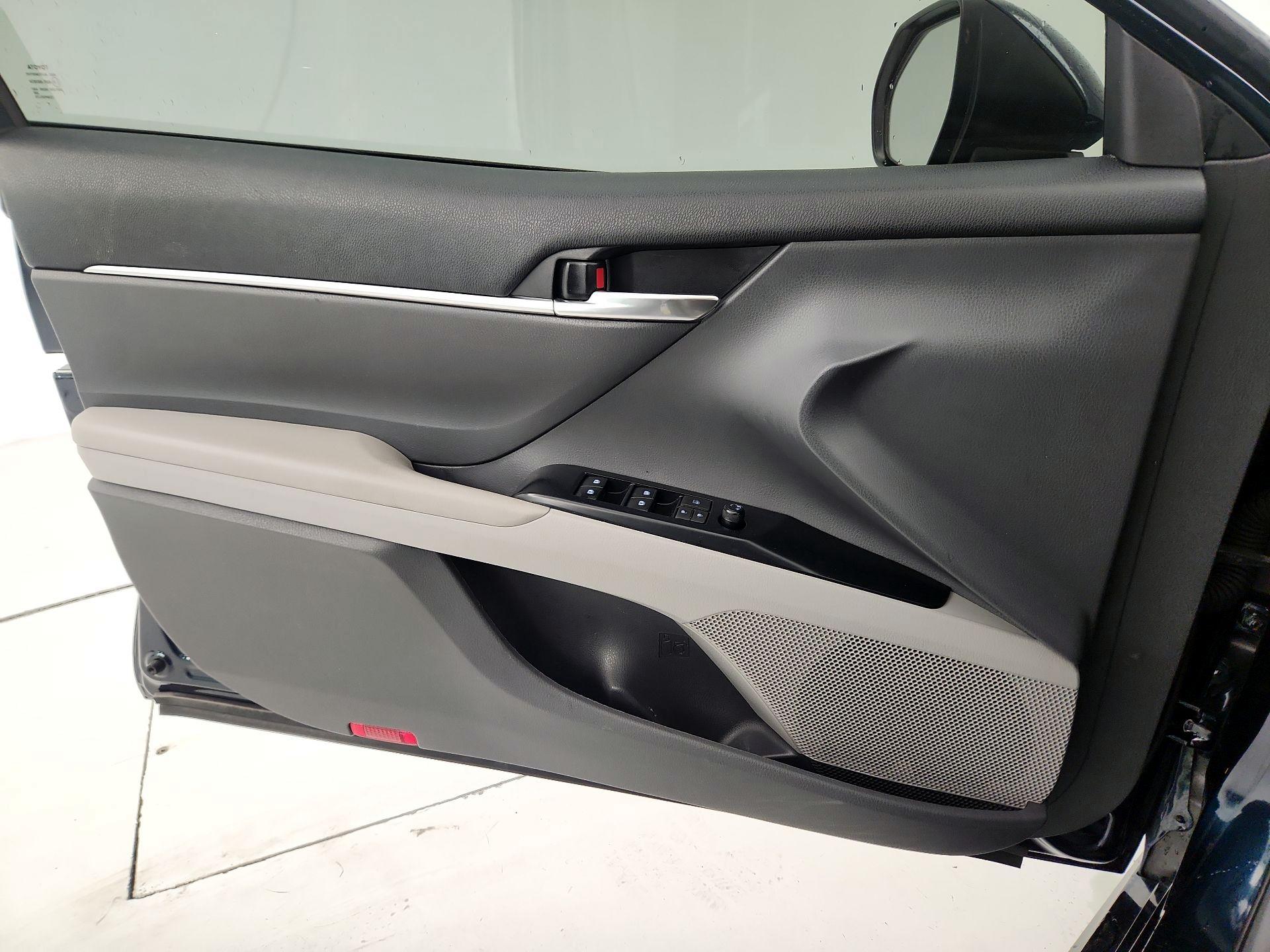 Thumbnail: 2020 Toyota Camry - 12