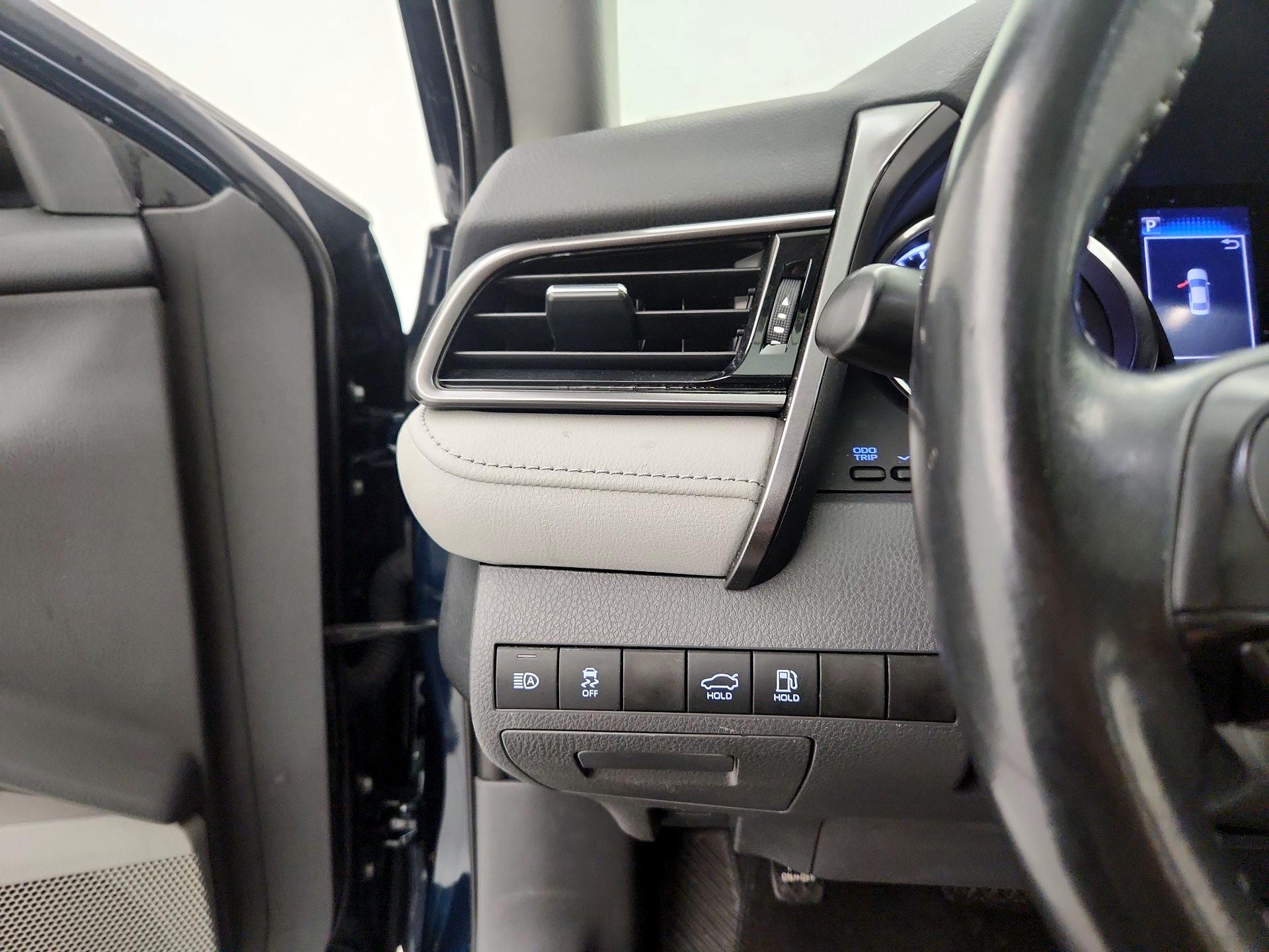 Thumbnail: 2020 Toyota Camry - 13