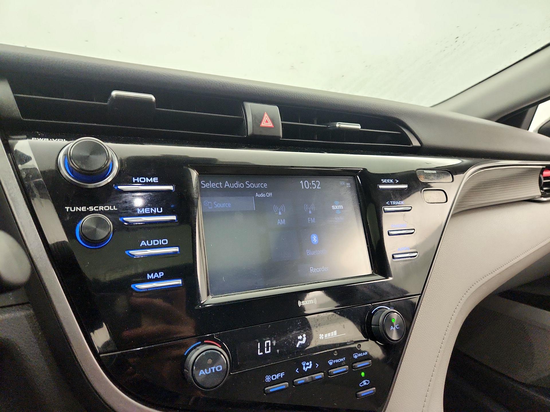 Thumbnail: 2020 Toyota Camry - 15