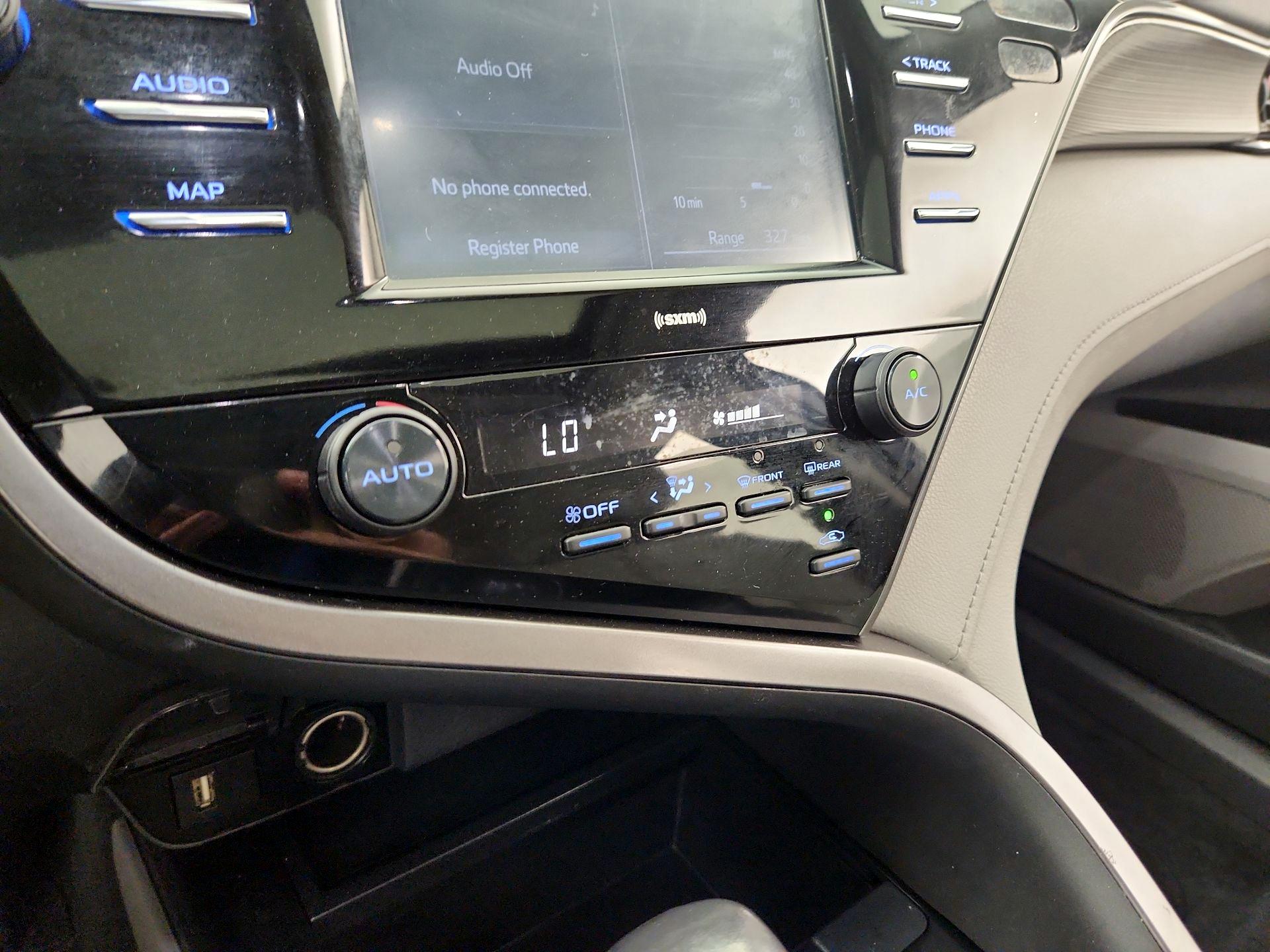 Thumbnail: 2020 Toyota Camry - 16