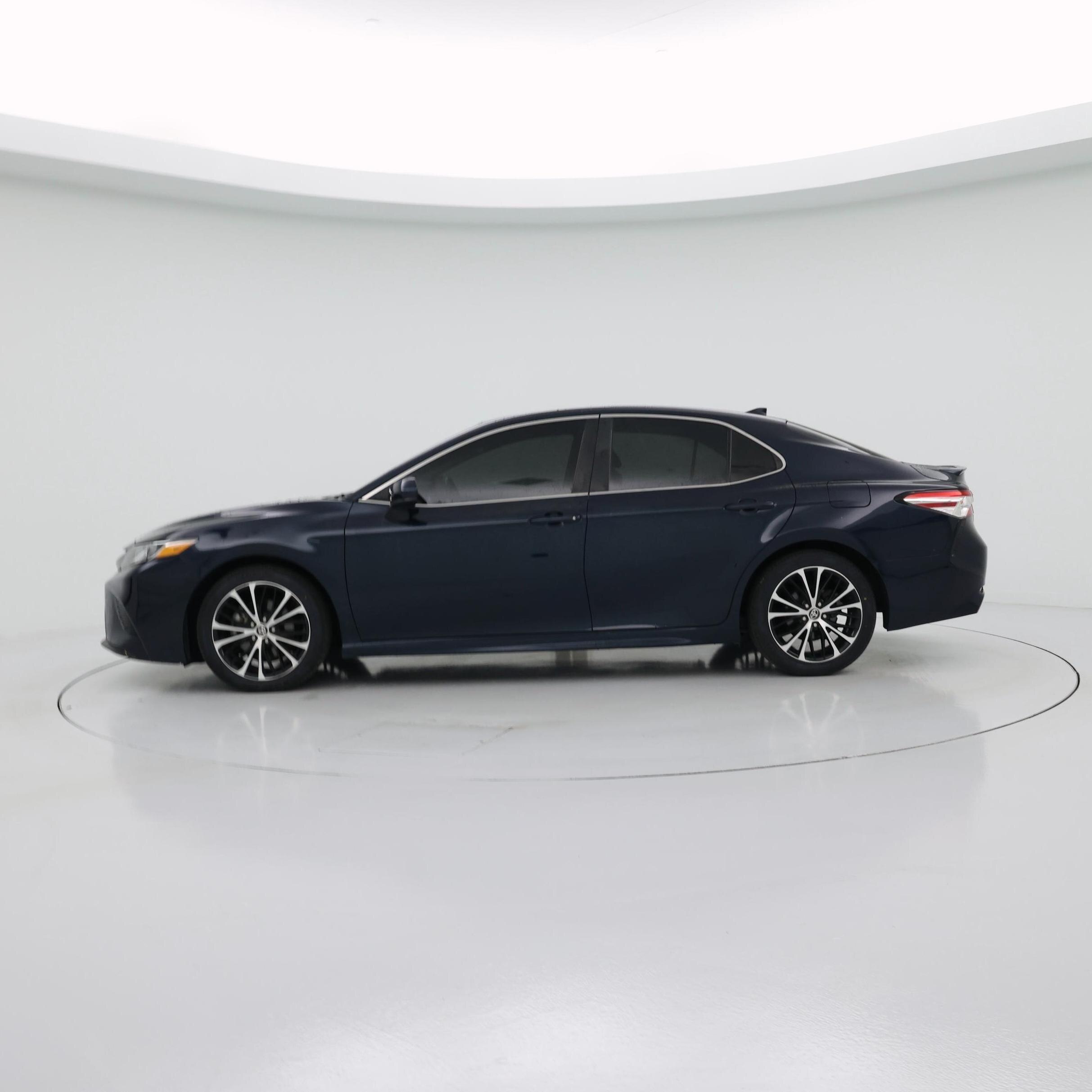 Thumbnail: 2020 Toyota Camry - 3