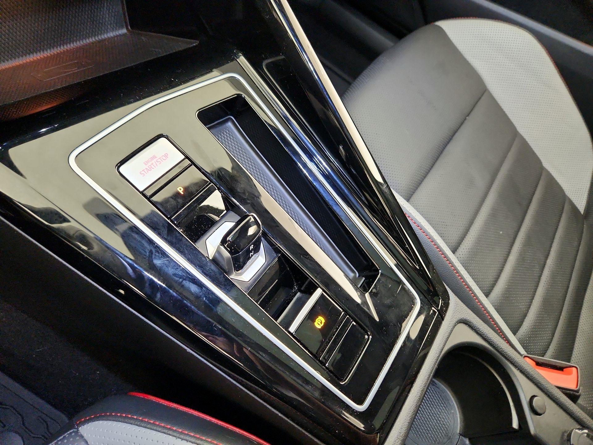 Thumbnail: 2023 Volkswagen Golf - 17