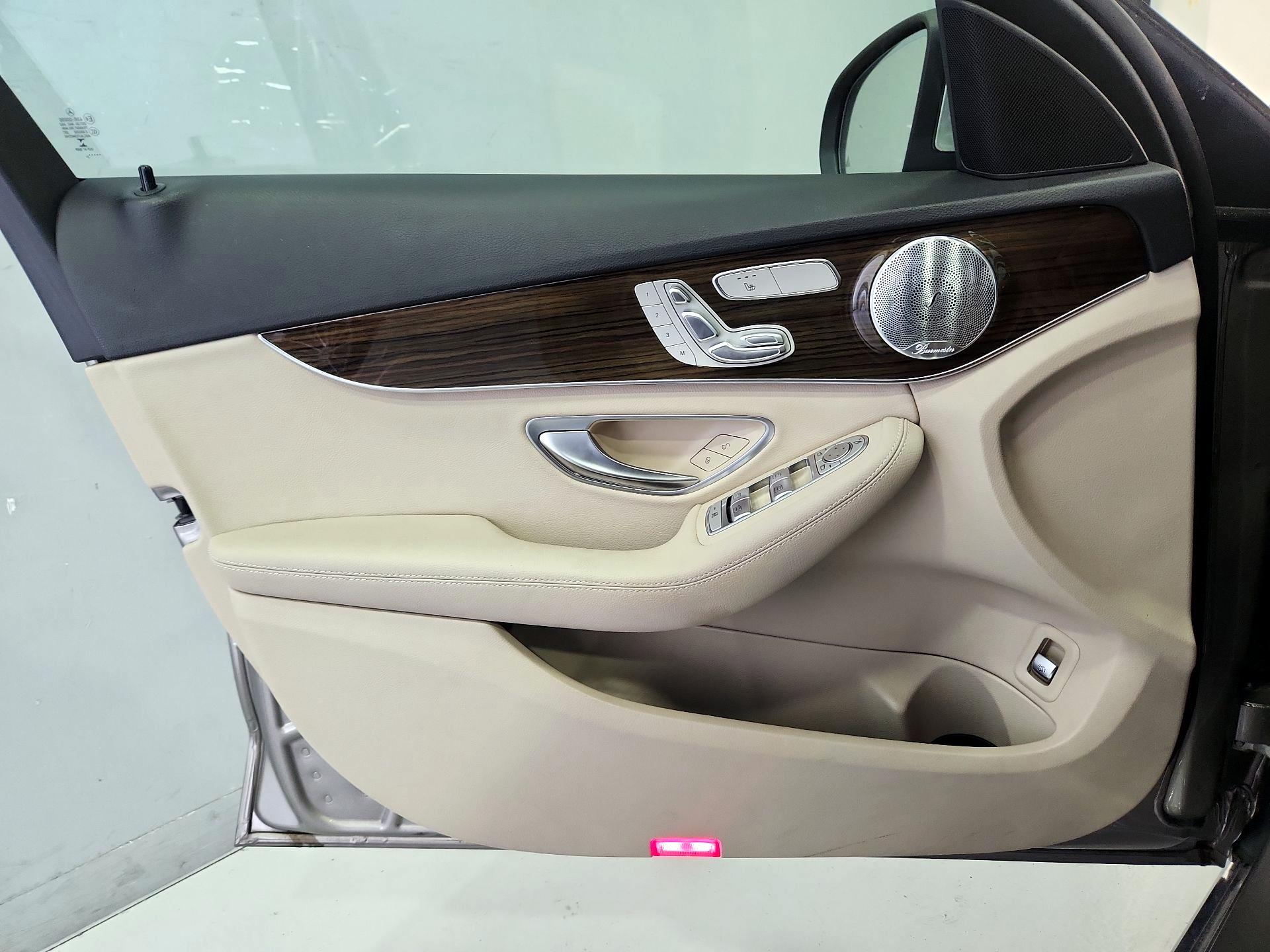 Thumbnail: 2021 Mercedes-Benz C-Class - 12