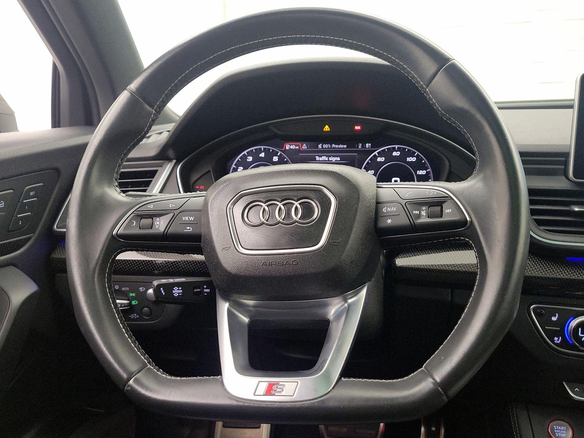 Thumbnail: 2019 Audi SQ5 - 10
