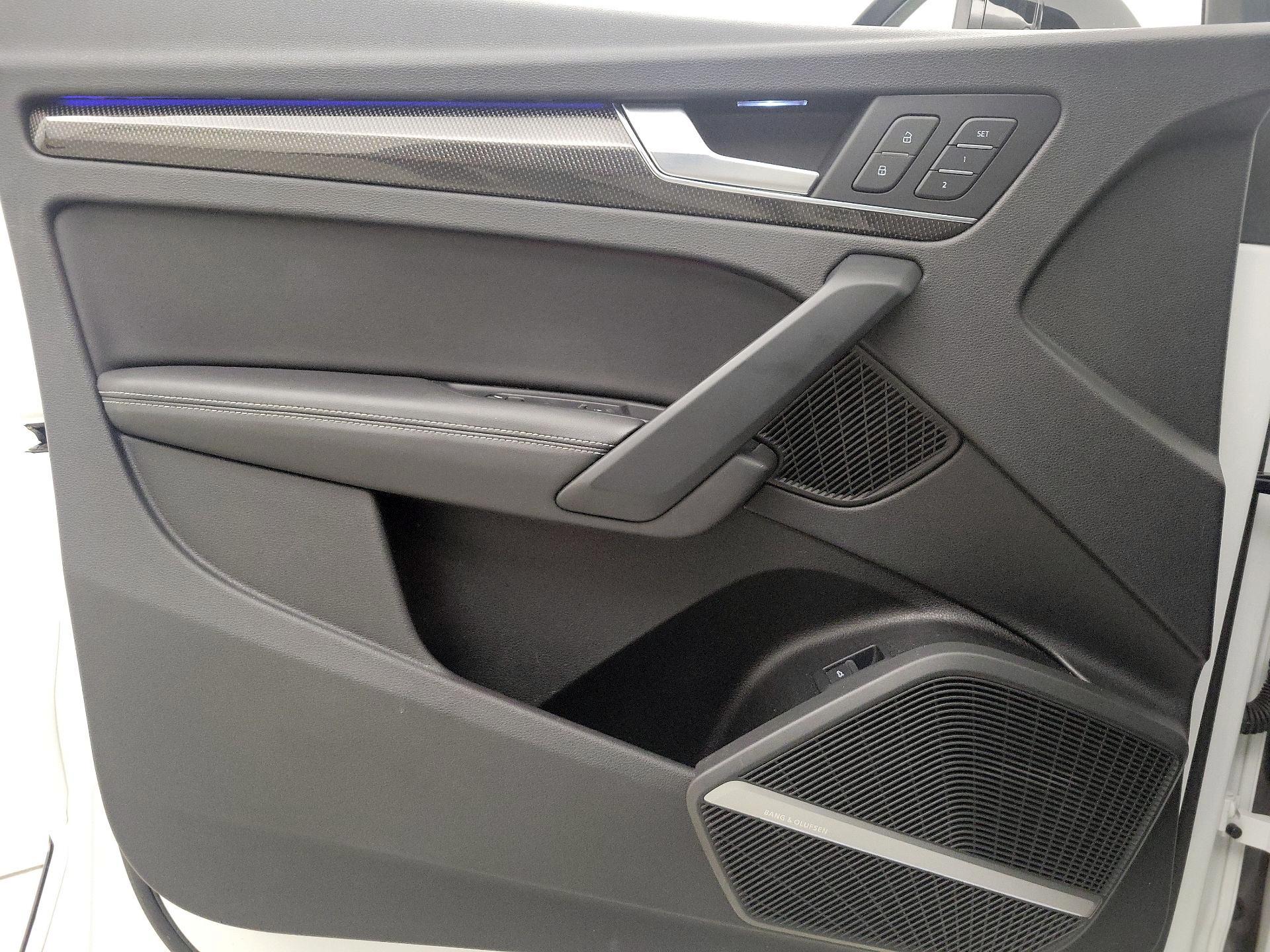 Thumbnail: 2019 Audi SQ5 - 12