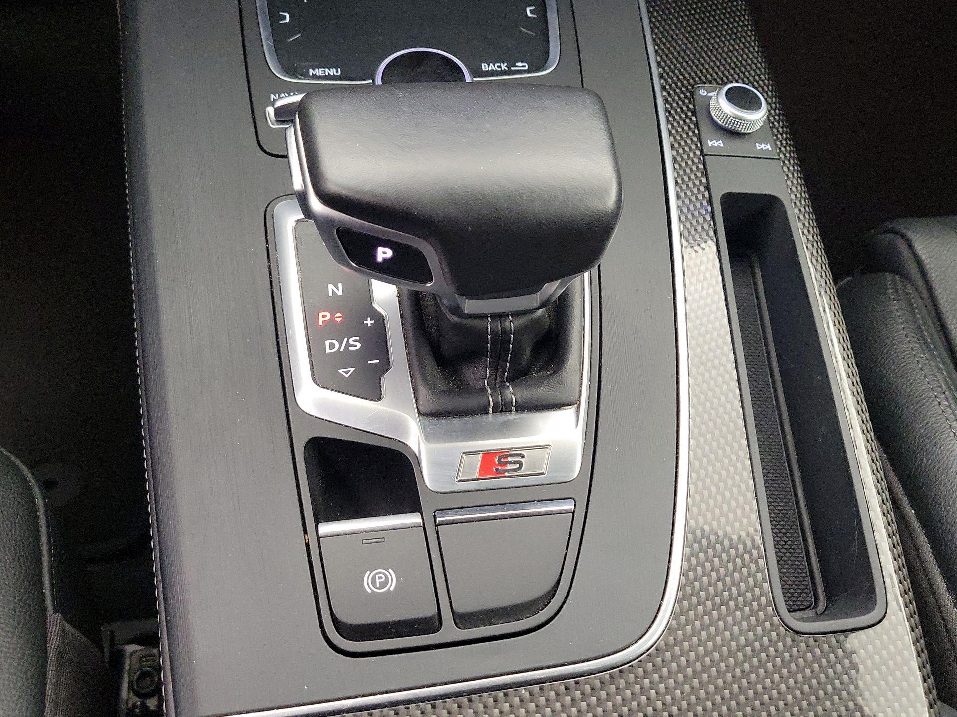 Thumbnail: 2019 Audi SQ5 - 18