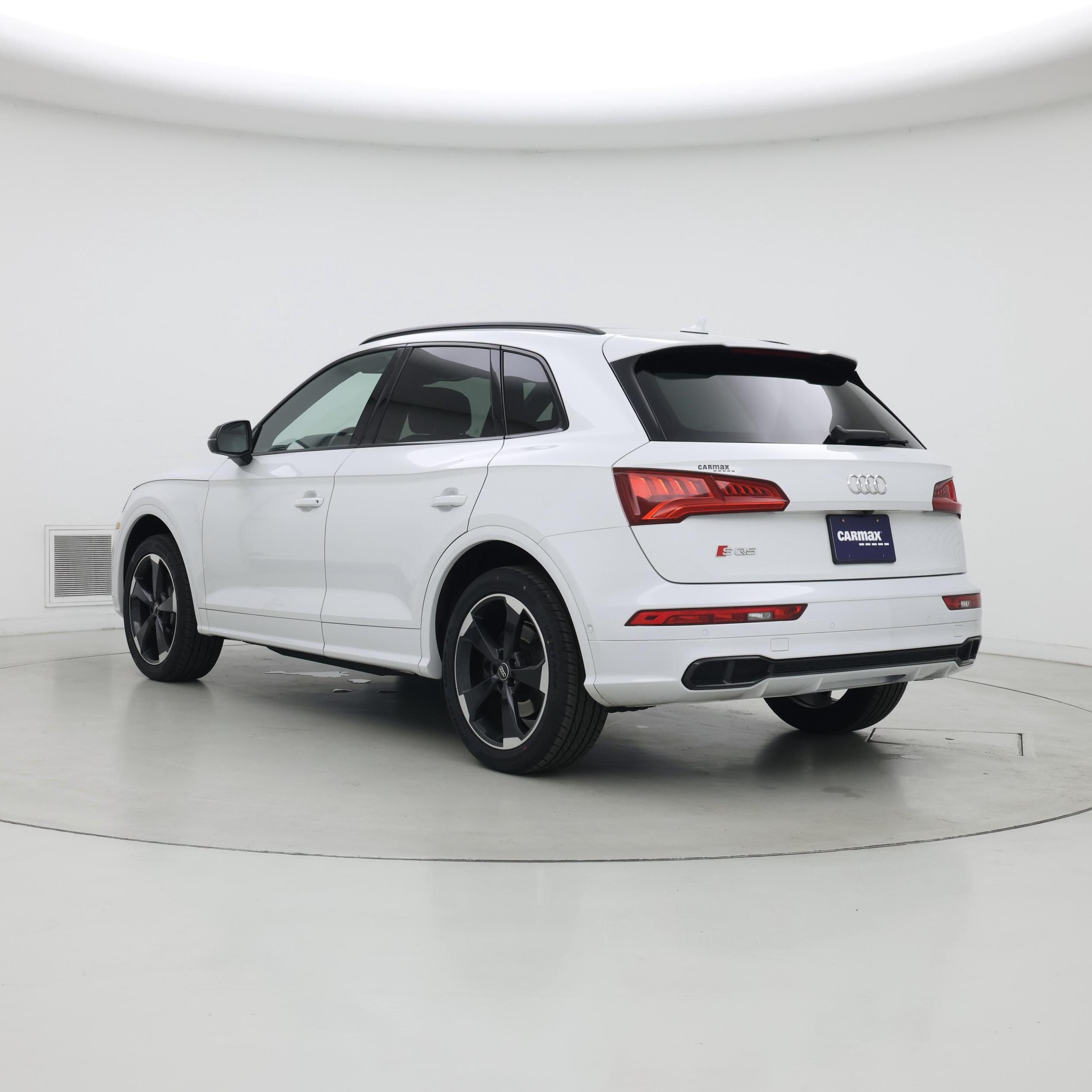 Thumbnail: 2019 Audi SQ5 - 2